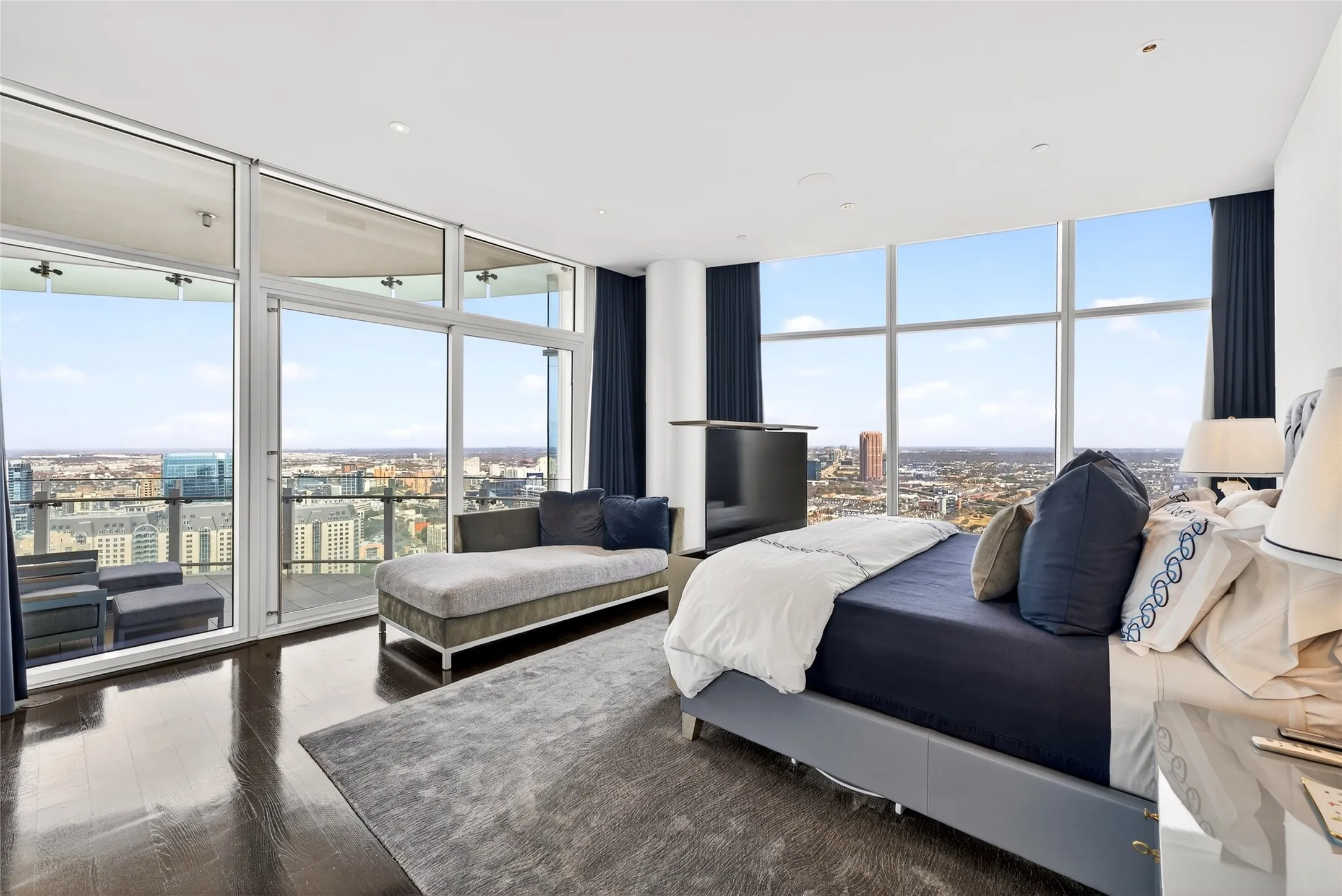 Condominium For Sale in Dallas County , 1918 Olive Street 3701, Dallas, Texas 75201, 3 Bedroom, 4 Bathroom, 4 Garage spaces, 4,681 Sqft, built in 2011, mls#21377170, Real Estate Agent in Dallas, Homes For Sale in Dallas county, Homes For Sale in Dallas, Realtor in Dallas Texas, Real Estate Brokerage Independent Realty Texas, Luminita Cordes Realtor