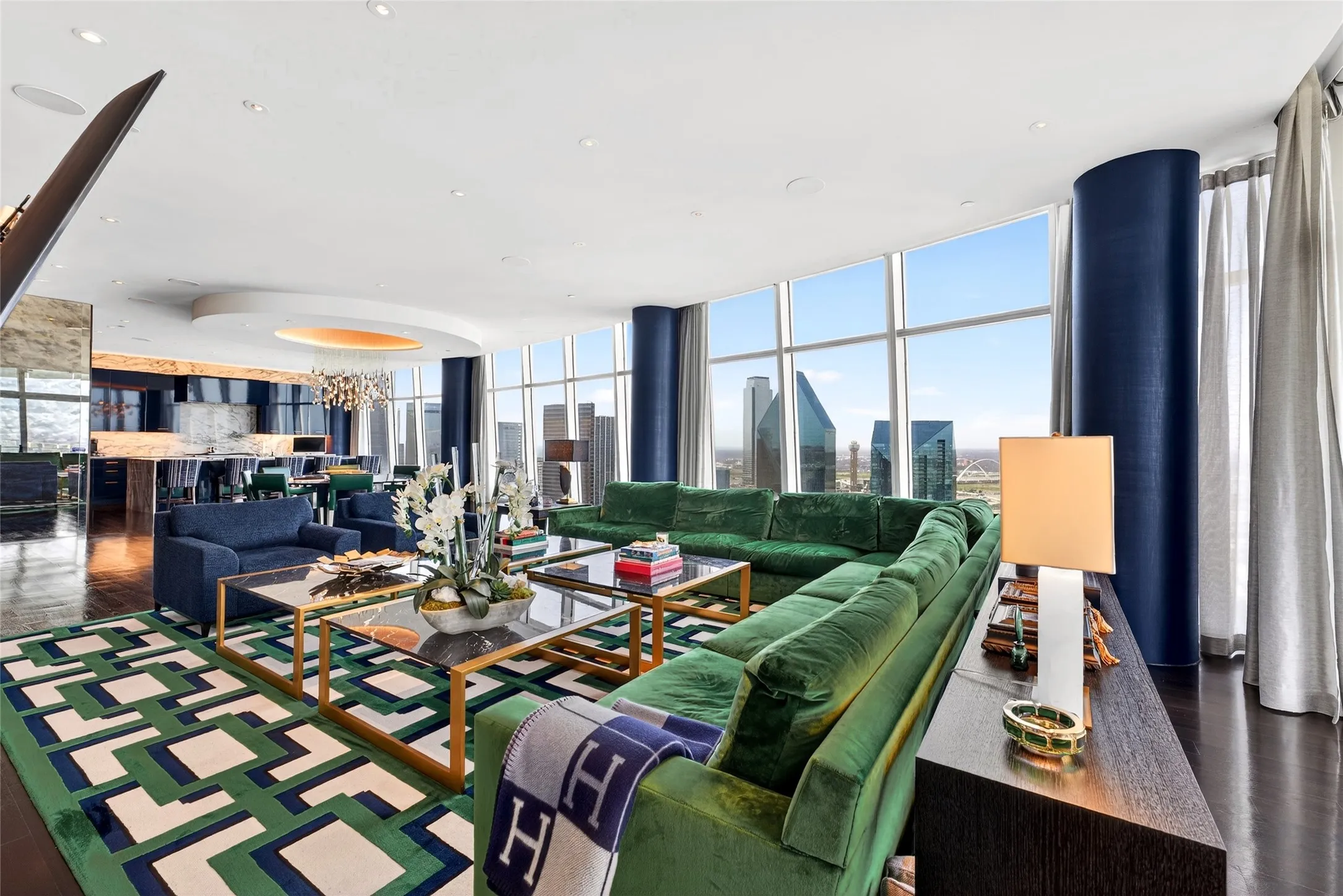 Condominium For Sale in Dallas County , 1918 Olive Street 3701, Dallas, Texas 75201, 3 Bedroom, 4 Bathroom, 4 Garage spaces, 4,681 Sqft, built in 2011, mls#21377170, Real Estate Agent in Dallas, Homes For Sale in Dallas county, Homes For Sale in Dallas, Realtor in Dallas Texas, Real Estate Brokerage Independent Realty Texas, Luminita Cordes Realtor