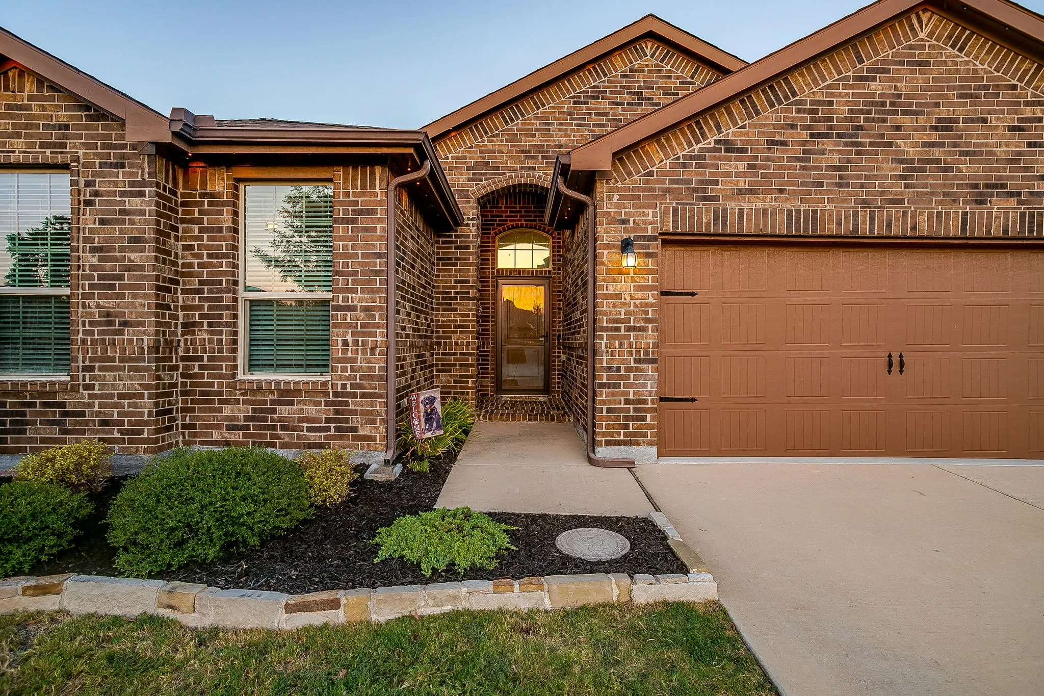 Single Family Residence For Sale in Tarrant County , 432 Windsail Lane, Azle, Texas 76020, 4 Bedroom, 2 Bathroom, 2 Garage spaces, 1,848 Sqft, built in 2019, mls#21384156, Real Estate Agent in Azle, Homes For Sale in Tarrant county, Homes For Sale in Azle, Realtor in Azle Texas, Real Estate Brokerage Independent Realty Texas, Luminita Cordes Realtor
