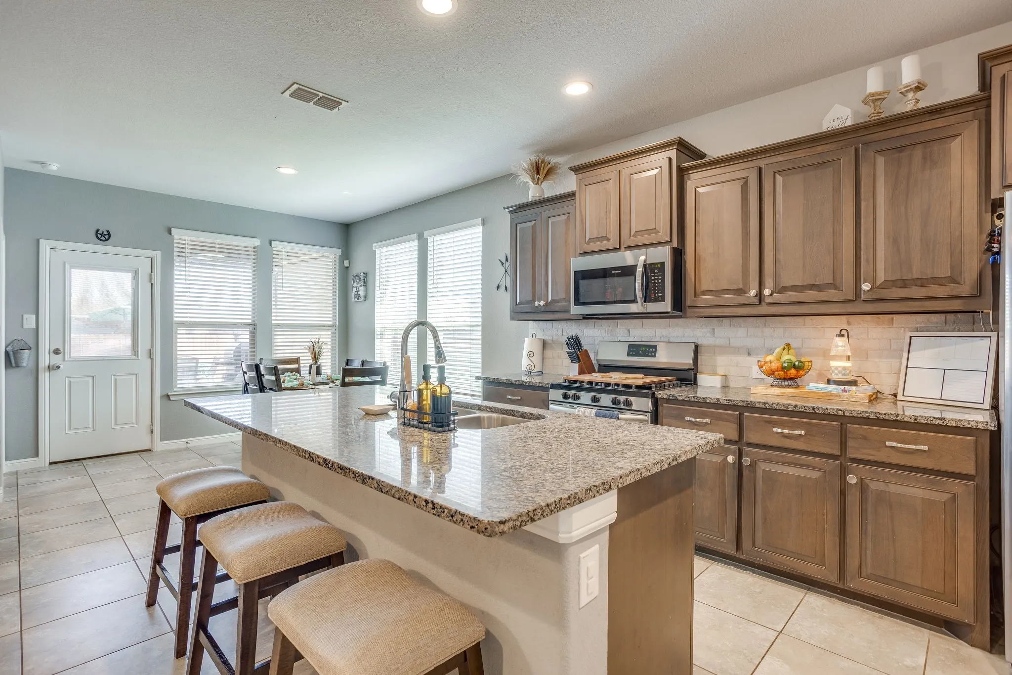Single Family Residence For Sale in Tarrant County , 432 Windsail Lane, Azle, Texas 76020, 4 Bedroom, 2 Bathroom, 2 Garage spaces, 1,848 Sqft, built in 2019, mls#21384156, Real Estate Agent in Azle, Homes For Sale in Tarrant county, Homes For Sale in Azle, Realtor in Azle Texas, Real Estate Brokerage Independent Realty Texas, Luminita Cordes Realtor