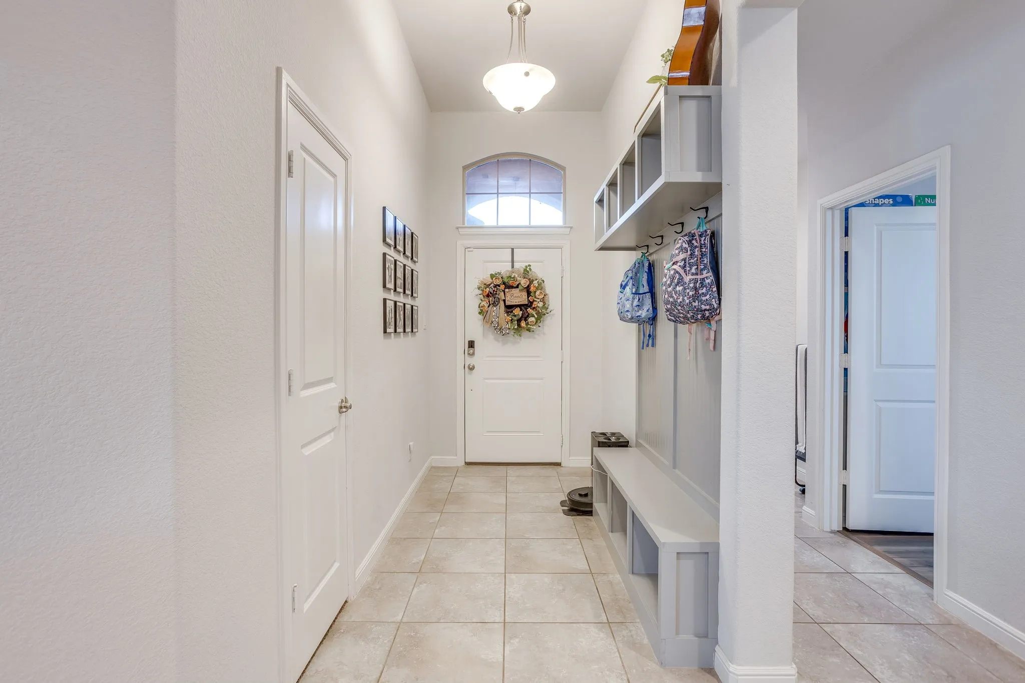 Single Family Residence For Sale in Tarrant County , 432 Windsail Lane, Azle, Texas 76020, 4 Bedroom, 2 Bathroom, 2 Garage spaces, 1,848 Sqft, built in 2019, mls#21384156, Real Estate Agent in Azle, Homes For Sale in Tarrant county, Homes For Sale in Azle, Realtor in Azle Texas, Real Estate Brokerage Independent Realty Texas, Luminita Cordes Realtor