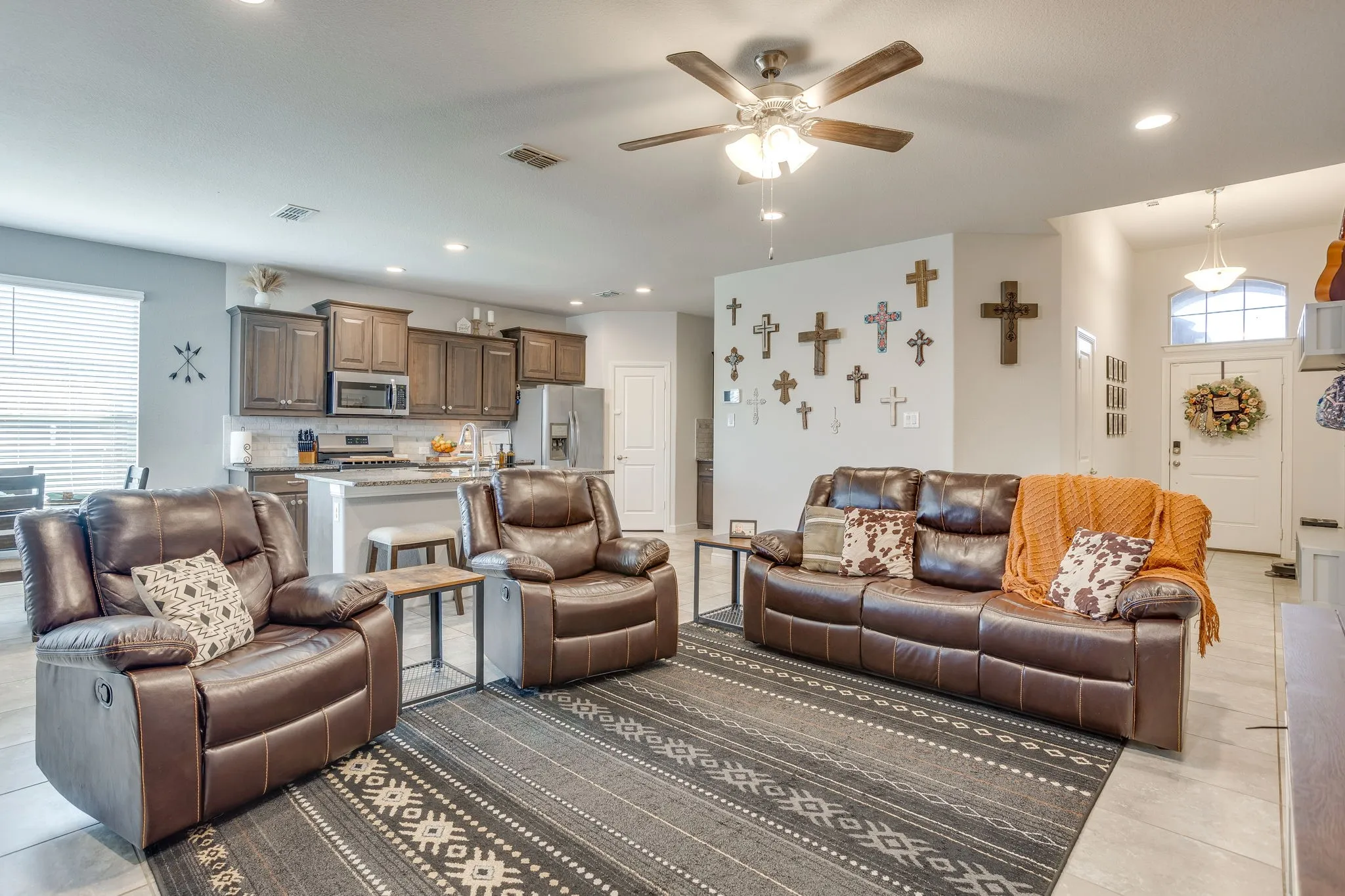 Single Family Residence For Sale in Tarrant County , 432 Windsail Lane, Azle, Texas 76020, 4 Bedroom, 2 Bathroom, 2 Garage spaces, 1,848 Sqft, built in 2019, mls#21384156, Real Estate Agent in Azle, Homes For Sale in Tarrant county, Homes For Sale in Azle, Realtor in Azle Texas, Real Estate Brokerage Independent Realty Texas, Luminita Cordes Realtor
