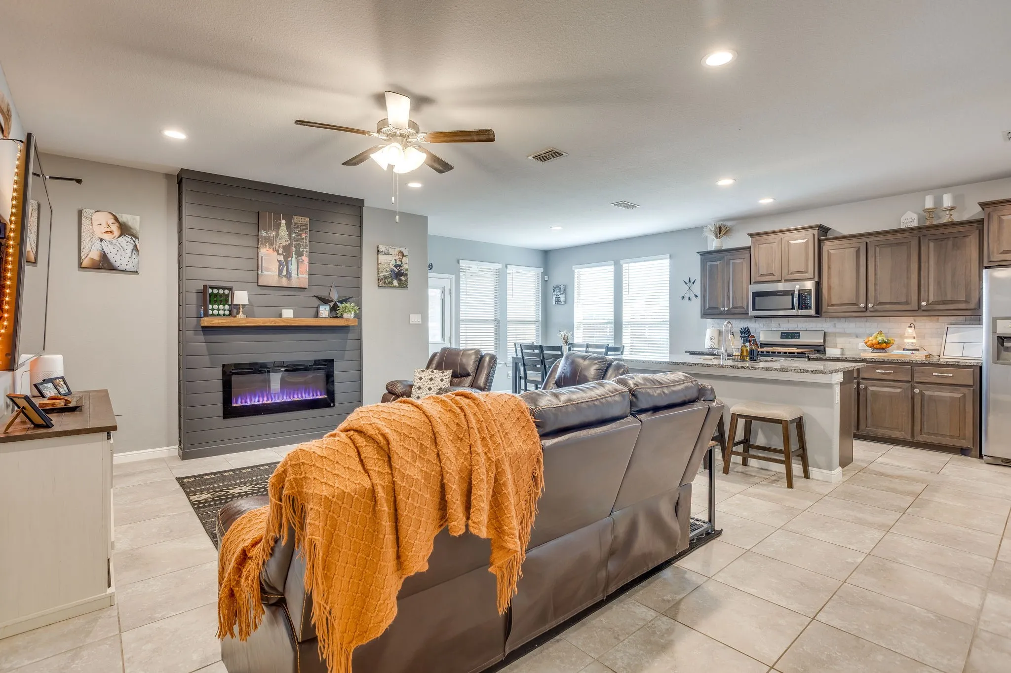 Single Family Residence For Sale in Tarrant County , 432 Windsail Lane, Azle, Texas 76020, 4 Bedroom, 2 Bathroom, 2 Garage spaces, 1,848 Sqft, built in 2019, mls#21384156, Real Estate Agent in Azle, Homes For Sale in Tarrant county, Homes For Sale in Azle, Realtor in Azle Texas, Real Estate Brokerage Independent Realty Texas, Luminita Cordes Realtor