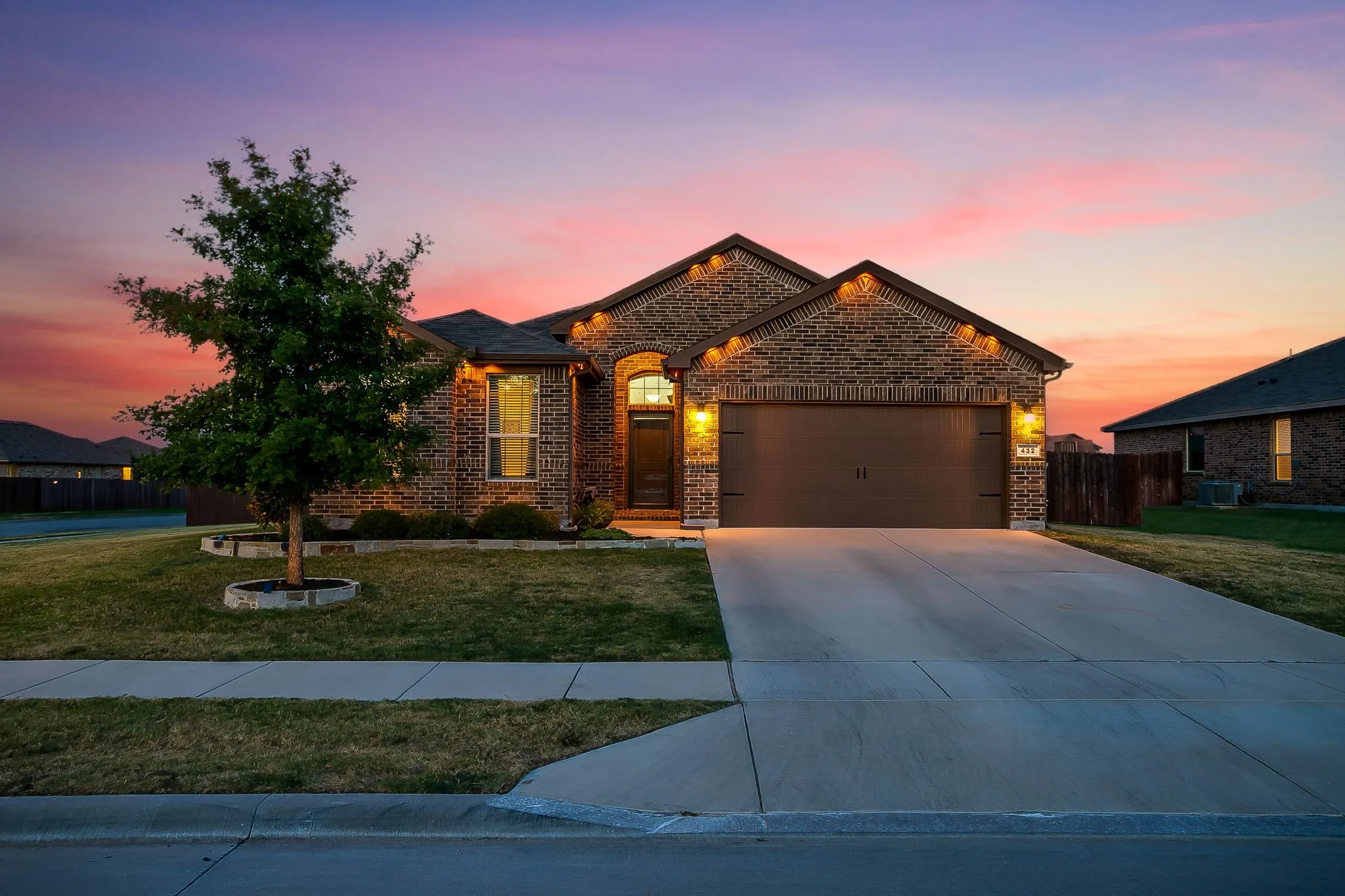 Single Family Residence For Sale in Tarrant County , 432 Windsail Lane, Azle, Texas 76020, 4 Bedroom, 2 Bathroom, 2 Garage spaces, 1,848 Sqft, built in 2019, mls#21384156, Real Estate Agent in Azle, Homes For Sale in Tarrant county, Homes For Sale in Azle, Realtor in Azle Texas, Real Estate Brokerage Independent Realty Texas, Luminita Cordes Realtor