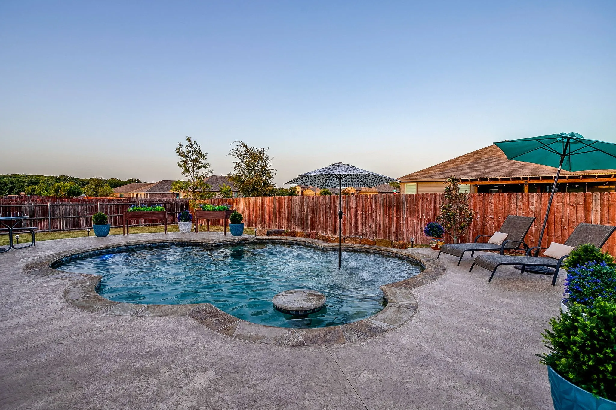 Single Family Residence For Sale in Tarrant County , 432 Windsail Lane, Azle, Texas 76020, 4 Bedroom, 2 Bathroom, 2 Garage spaces, 1,848 Sqft, built in 2019, mls#21384156, Real Estate Agent in Azle, Homes For Sale in Tarrant county, Homes For Sale in Azle, Realtor in Azle Texas, Real Estate Brokerage Independent Realty Texas, Luminita Cordes Realtor