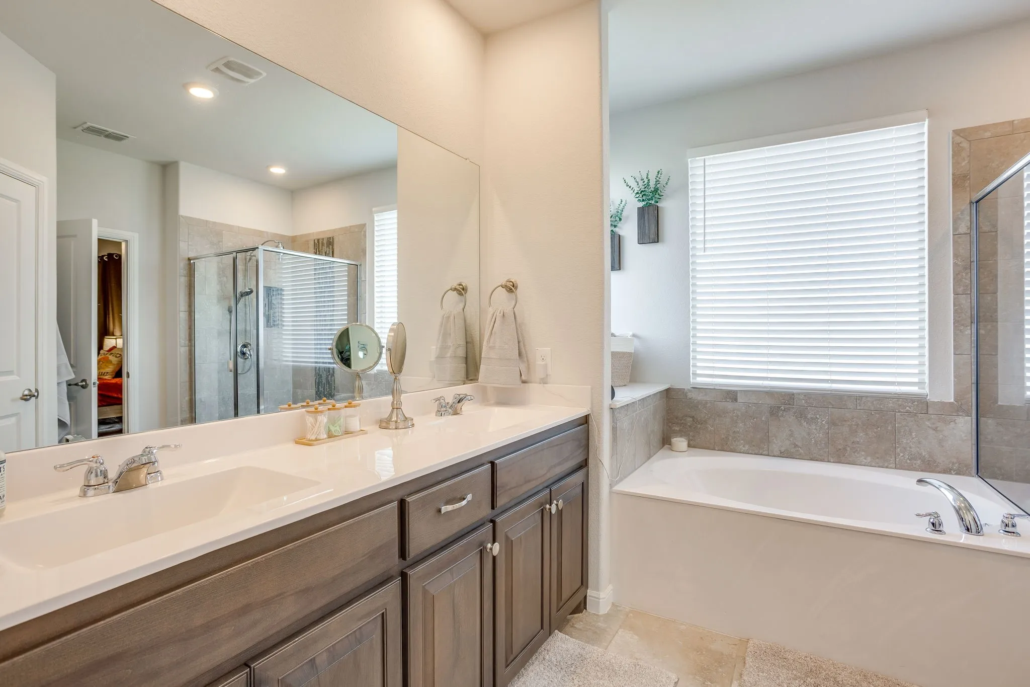 Single Family Residence For Sale in Tarrant County , 432 Windsail Lane, Azle, Texas 76020, 4 Bedroom, 2 Bathroom, 2 Garage spaces, 1,848 Sqft, built in 2019, mls#21384156, Real Estate Agent in Azle, Homes For Sale in Tarrant county, Homes For Sale in Azle, Realtor in Azle Texas, Real Estate Brokerage Independent Realty Texas, Luminita Cordes Realtor