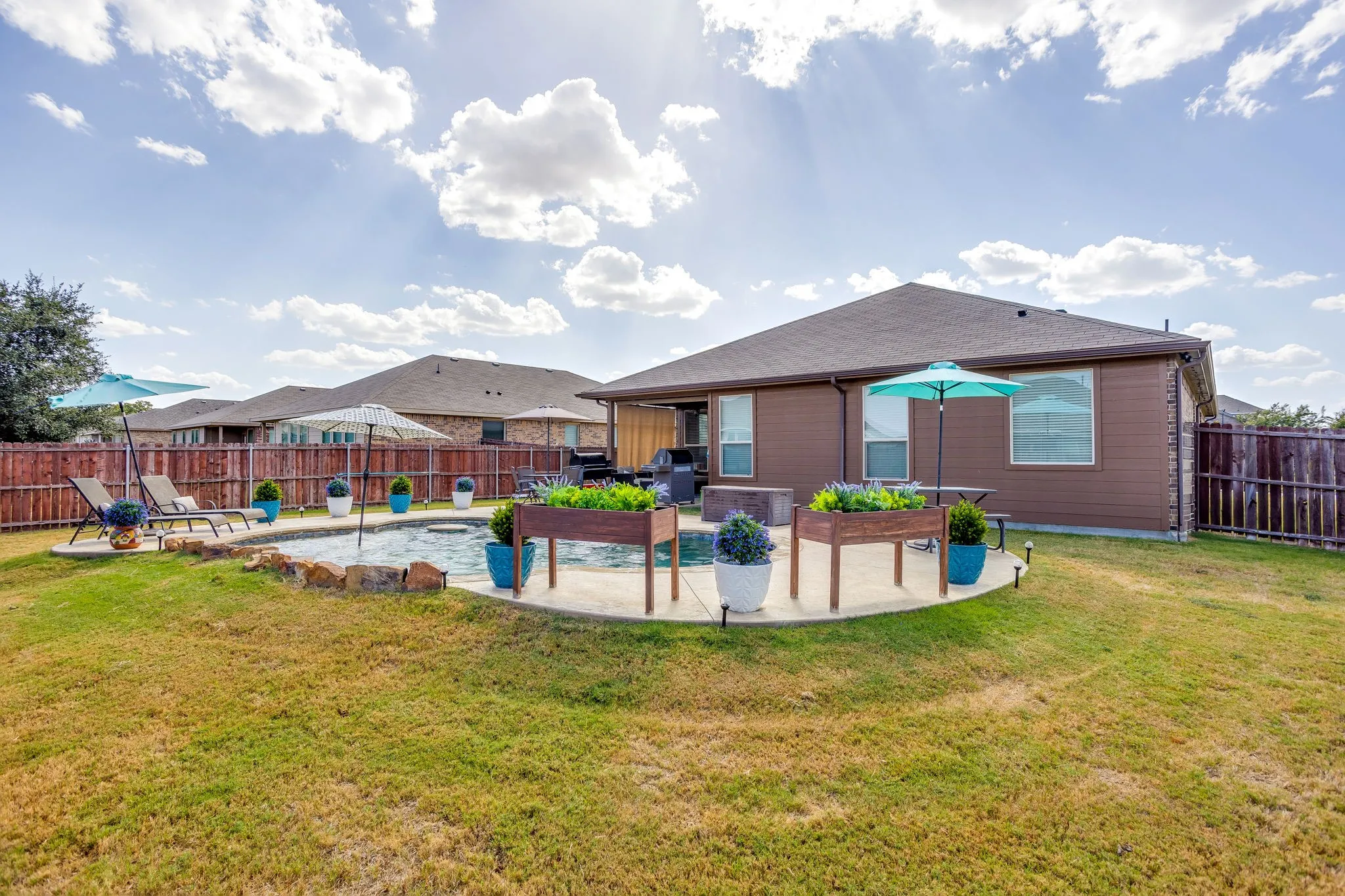 Single Family Residence For Sale in Tarrant County , 432 Windsail Lane, Azle, Texas 76020, 4 Bedroom, 2 Bathroom, 2 Garage spaces, 1,848 Sqft, built in 2019, mls#21384156, Real Estate Agent in Azle, Homes For Sale in Tarrant county, Homes For Sale in Azle, Realtor in Azle Texas, Real Estate Brokerage Independent Realty Texas, Luminita Cordes Realtor