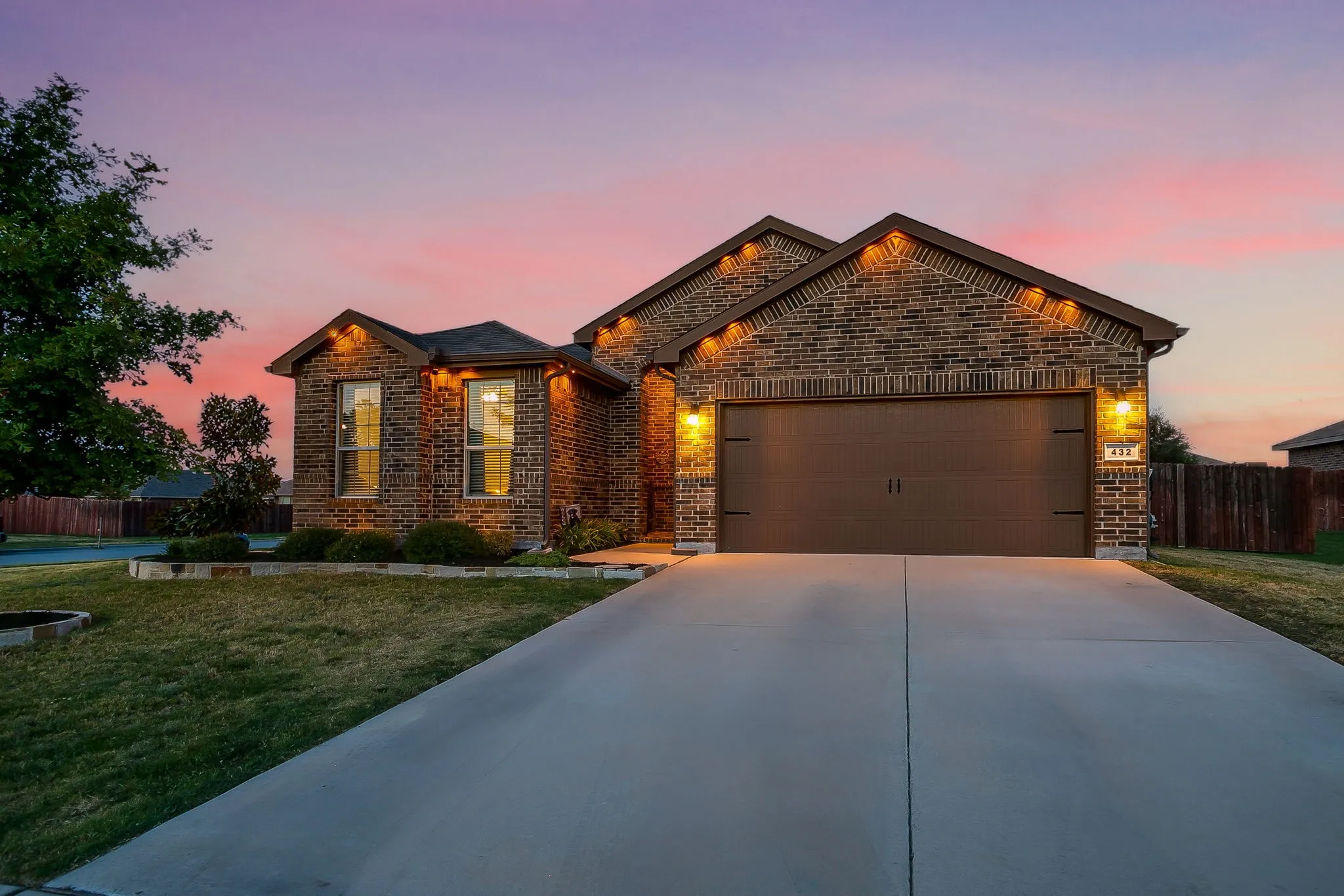 Single Family Residence For Sale in Tarrant County , 432 Windsail Lane, Azle, Texas 76020, 4 Bedroom, 2 Bathroom, 2 Garage spaces, 1,848 Sqft, built in 2019, mls#21384156, Real Estate Agent in Azle, Homes For Sale in Tarrant county, Homes For Sale in Azle, Realtor in Azle Texas, Real Estate Brokerage Independent Realty Texas, Luminita Cordes Realtor