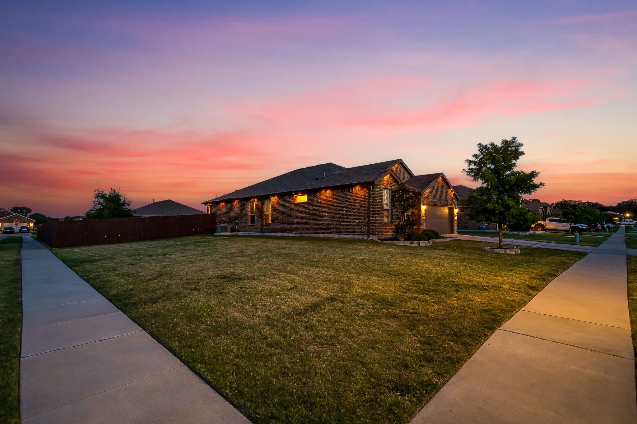 Single Family Residence For Sale in Tarrant County , 432 Windsail Lane, Azle, Texas 76020, 4 Bedroom, 2 Bathroom, 2 Garage spaces, 1,848 Sqft, built in 2019, mls#21384156, Real Estate Agent in Azle, Homes For Sale in Tarrant county, Homes For Sale in Azle, Realtor in Azle Texas, Real Estate Brokerage Independent Realty Texas, Luminita Cordes Realtor