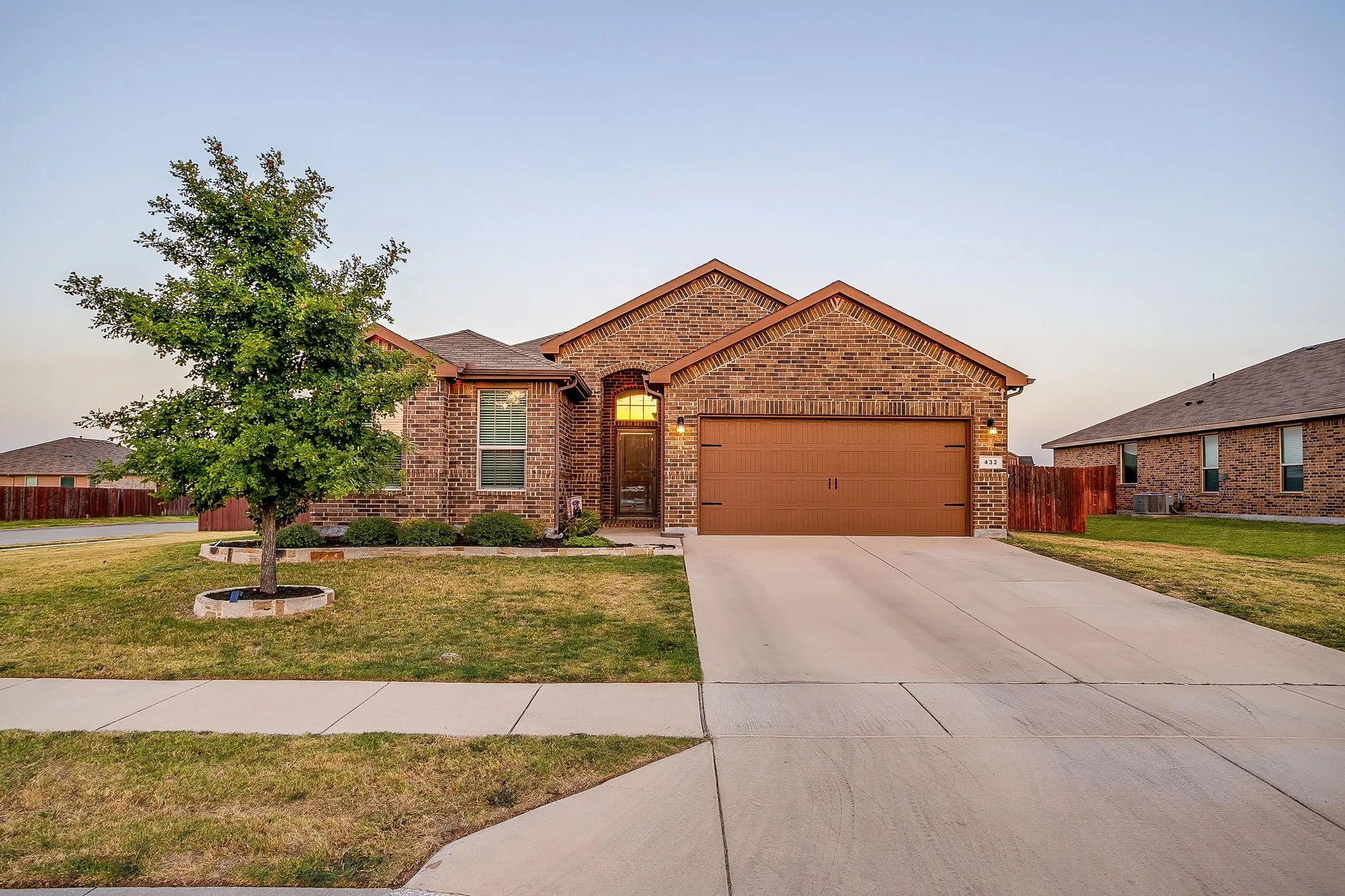 Single Family Residence For Sale in Tarrant County , 432 Windsail Lane, Azle, Texas 76020, 4 Bedroom, 2 Bathroom, 2 Garage spaces, 1,848 Sqft, built in 2019, mls#21384156, Real Estate Agent in Azle, Homes For Sale in Tarrant county, Homes For Sale in Azle, Realtor in Azle Texas, Real Estate Brokerage Independent Realty Texas, Luminita Cordes Realtor
