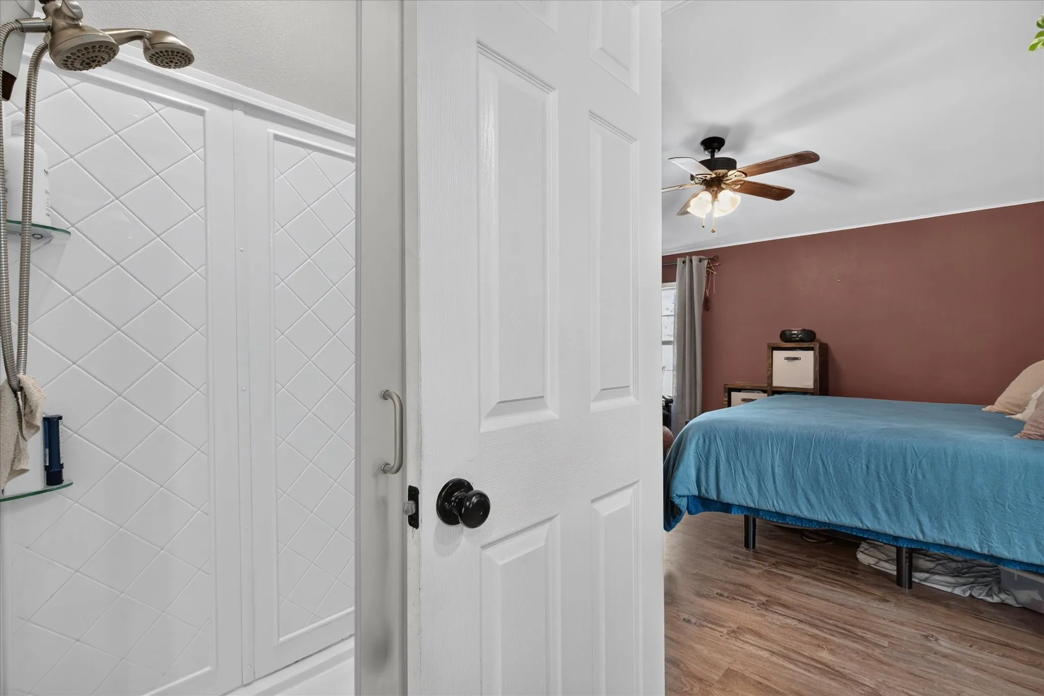 Mobile Home For Sale in Hood County , 2607 Williamson Road, Granbury, Texas 76048, 3 Bedroom, 2 Bathroom, 1 Garage spaces, 1,456 Sqft, built in 2003, mls#21388276, Real Estate Agent in Granbury, Homes For Sale in Hood county, Homes For Sale in Granbury, Realtor in Granbury Texas, Real Estate Brokerage Independent Realty Texas, Luminita Cordes Realtor