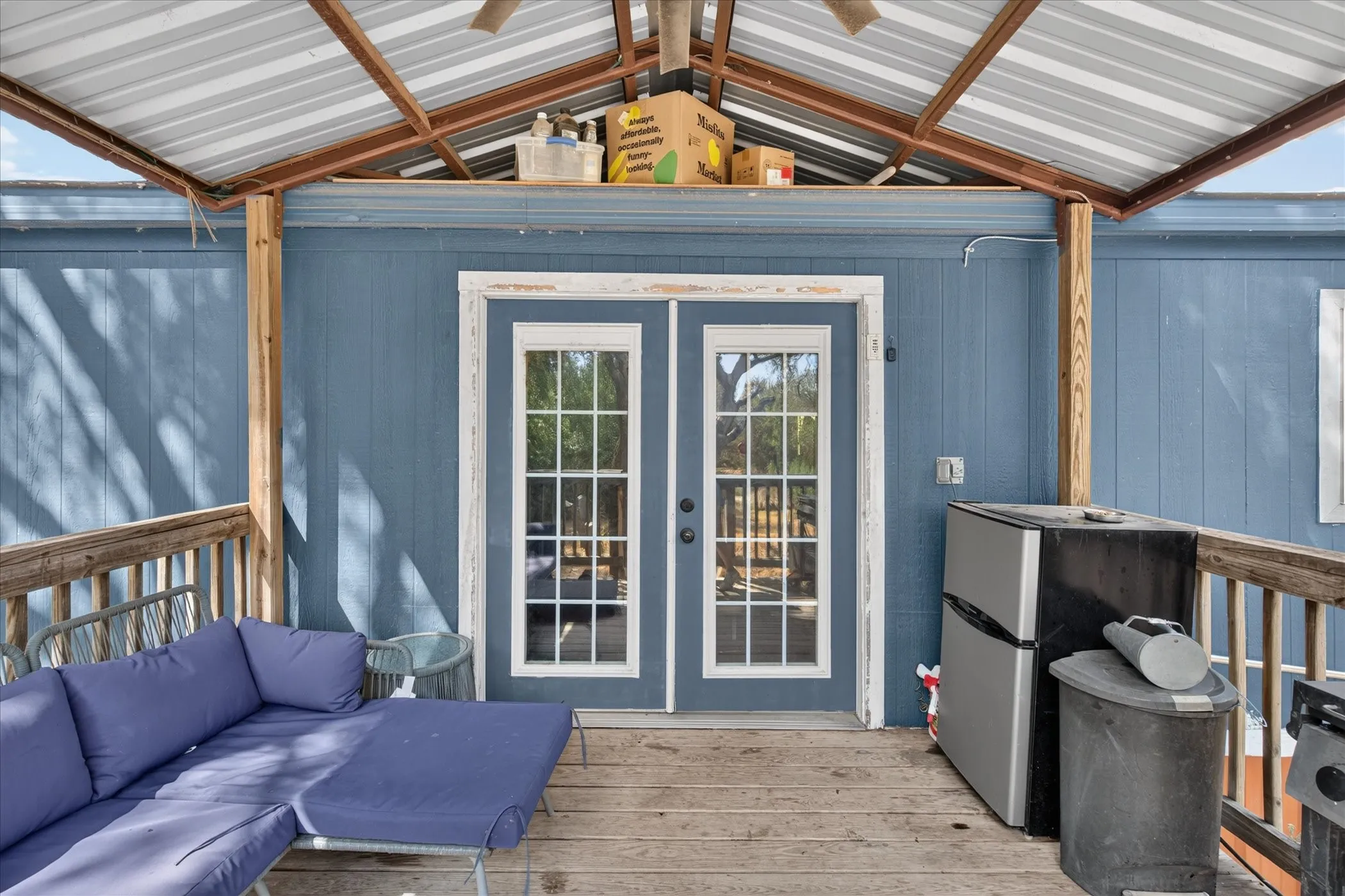 Mobile Home For Sale in Hood County , 2607 Williamson Road, Granbury, Texas 76048, 3 Bedroom, 2 Bathroom, 1 Garage spaces, 1,456 Sqft, built in 2003, mls#21388276, Real Estate Agent in Granbury, Homes For Sale in Hood county, Homes For Sale in Granbury, Realtor in Granbury Texas, Real Estate Brokerage Independent Realty Texas, Luminita Cordes Realtor