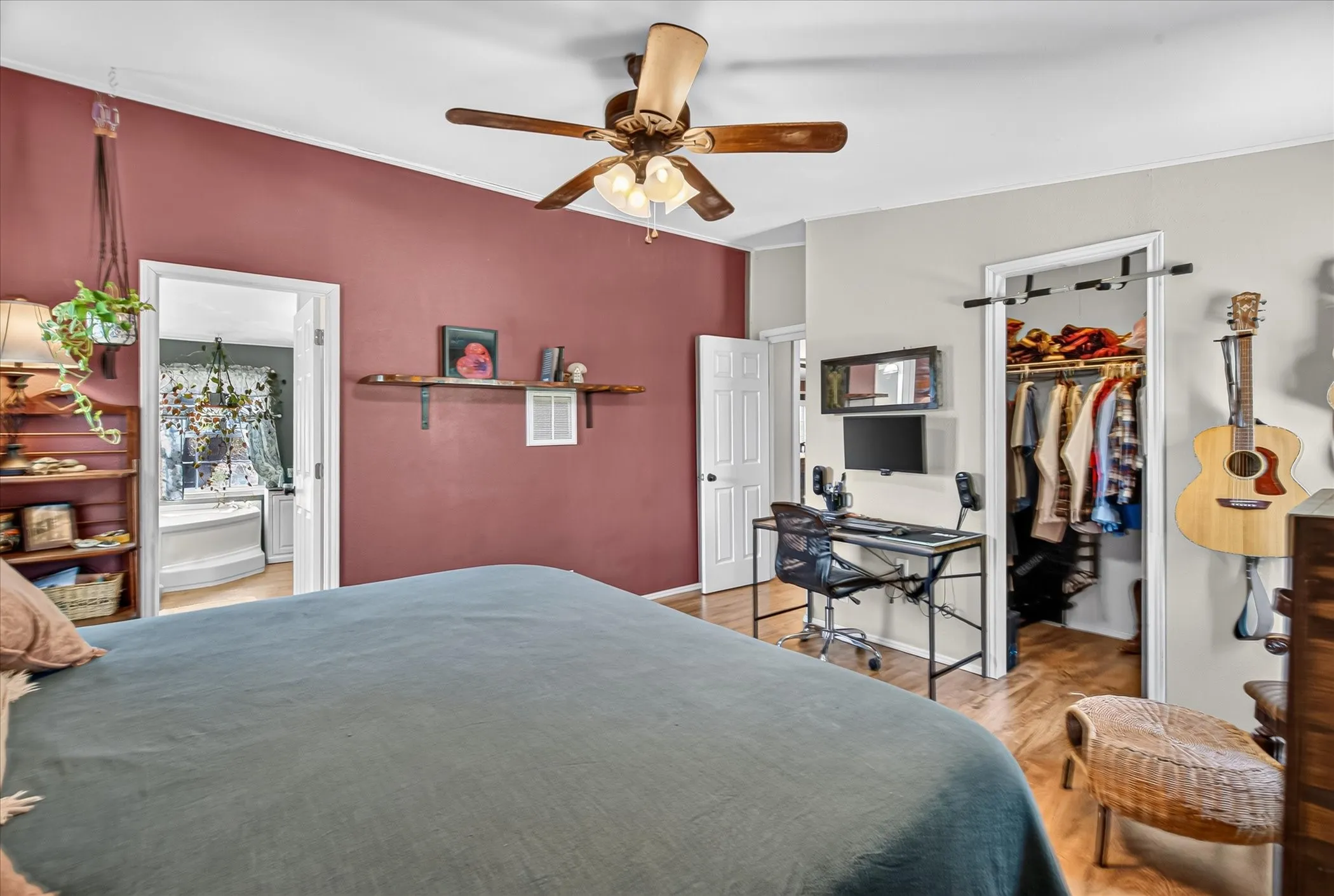 Mobile Home For Sale in Hood County , 2607 Williamson Road, Granbury, Texas 76048, 3 Bedroom, 2 Bathroom, 1 Garage spaces, 1,456 Sqft, built in 2003, mls#21388276, Real Estate Agent in Granbury, Homes For Sale in Hood county, Homes For Sale in Granbury, Realtor in Granbury Texas, Real Estate Brokerage Independent Realty Texas, Luminita Cordes Realtor