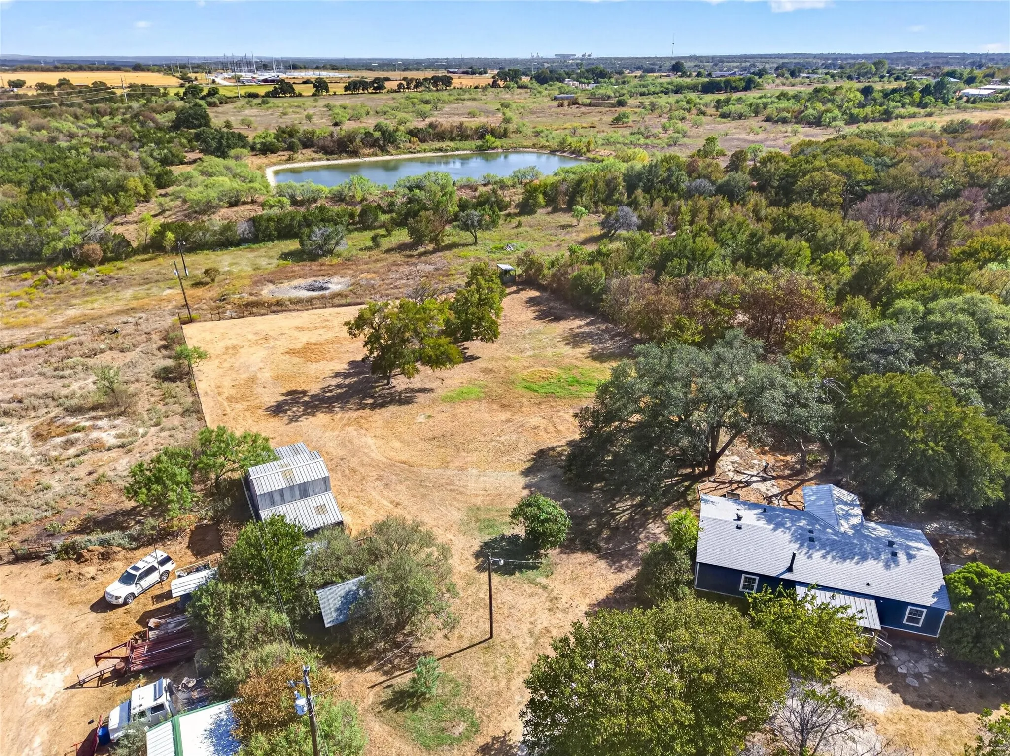 Mobile Home For Sale in Hood County , 2607 Williamson Road, Granbury, Texas 76048, 3 Bedroom, 2 Bathroom, 1 Garage spaces, 1,456 Sqft, built in 2003, mls#21388276, Real Estate Agent in Granbury, Homes For Sale in Hood county, Homes For Sale in Granbury, Realtor in Granbury Texas, Real Estate Brokerage Independent Realty Texas, Luminita Cordes Realtor