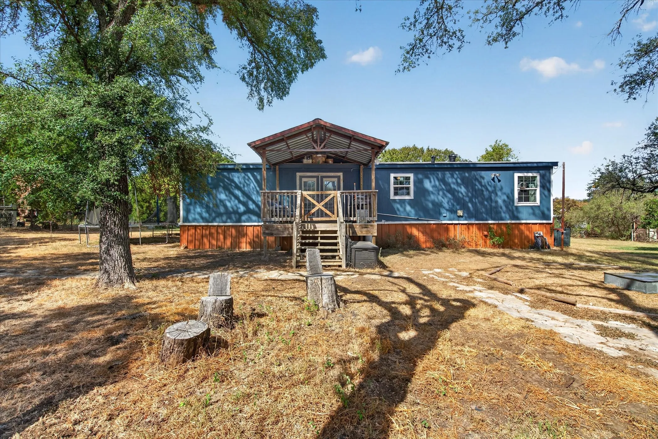 Mobile Home For Sale in Hood County , 2607 Williamson Road, Granbury, Texas 76048, 3 Bedroom, 2 Bathroom, 1 Garage spaces, 1,456 Sqft, built in 2003, mls#21388276, Real Estate Agent in Granbury, Homes For Sale in Hood county, Homes For Sale in Granbury, Realtor in Granbury Texas, Real Estate Brokerage Independent Realty Texas, Luminita Cordes Realtor