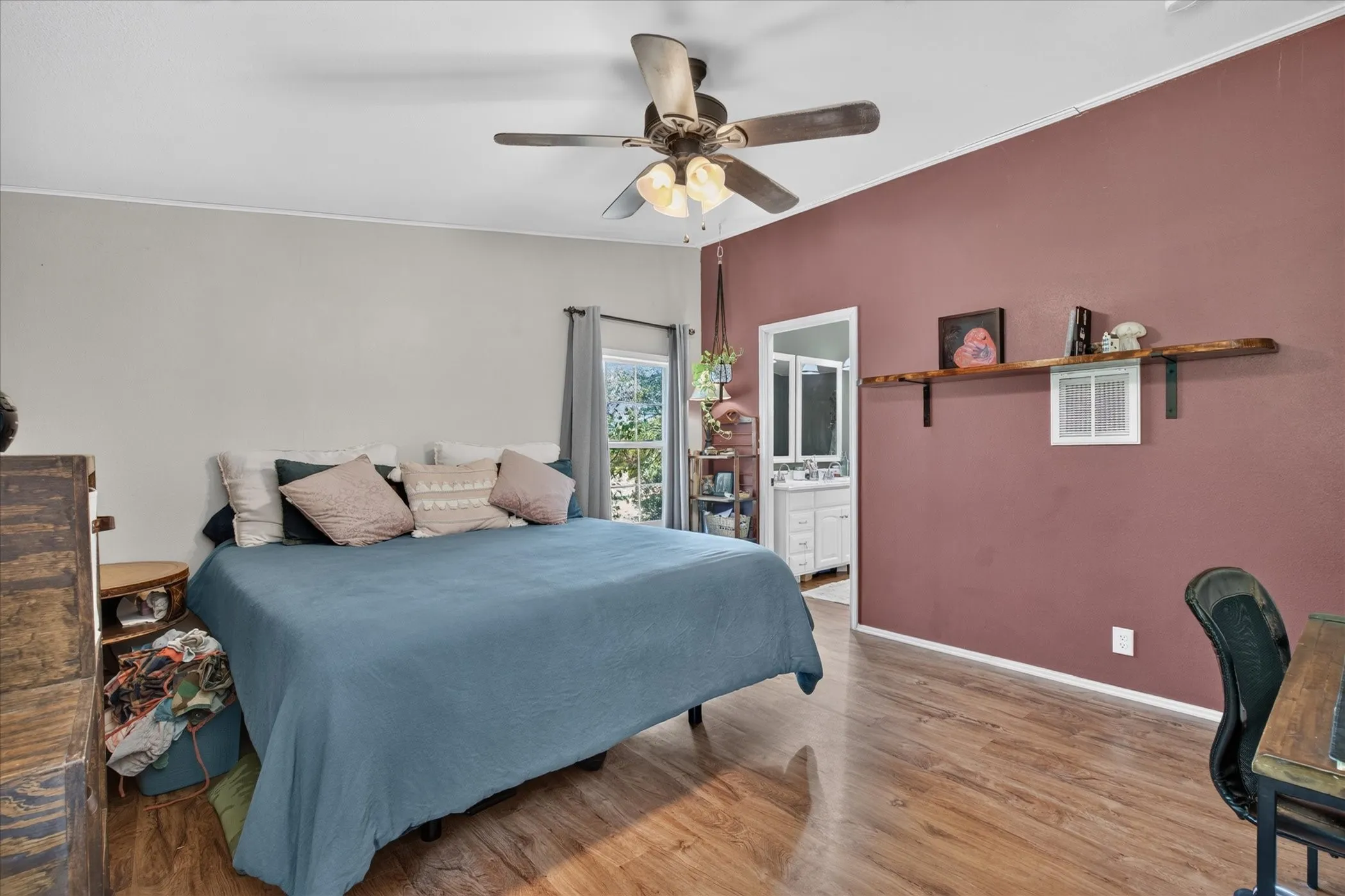 Mobile Home For Sale in Hood County , 2607 Williamson Road, Granbury, Texas 76048, 3 Bedroom, 2 Bathroom, 1 Garage spaces, 1,456 Sqft, built in 2003, mls#21388276, Real Estate Agent in Granbury, Homes For Sale in Hood county, Homes For Sale in Granbury, Realtor in Granbury Texas, Real Estate Brokerage Independent Realty Texas, Luminita Cordes Realtor