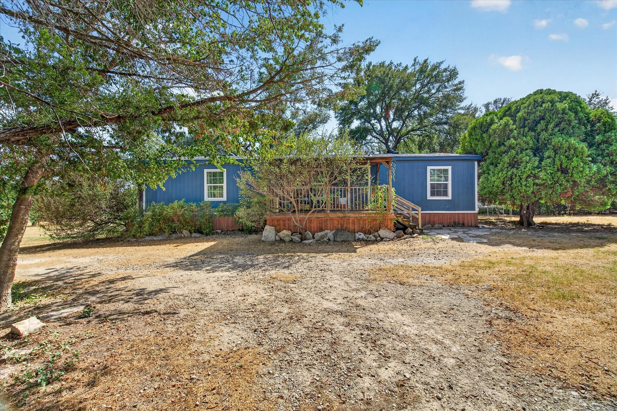 Mobile Home For Sale in Hood County , 2607 Williamson Road, Granbury, Texas 76048, 3 Bedroom, 2 Bathroom, 1 Garage spaces, 1,456 Sqft, built in 2003, mls#21388276, Real Estate Agent in Granbury, Homes For Sale in Hood county, Homes For Sale in Granbury, Realtor in Granbury Texas, Real Estate Brokerage Independent Realty Texas, Luminita Cordes Realtor
