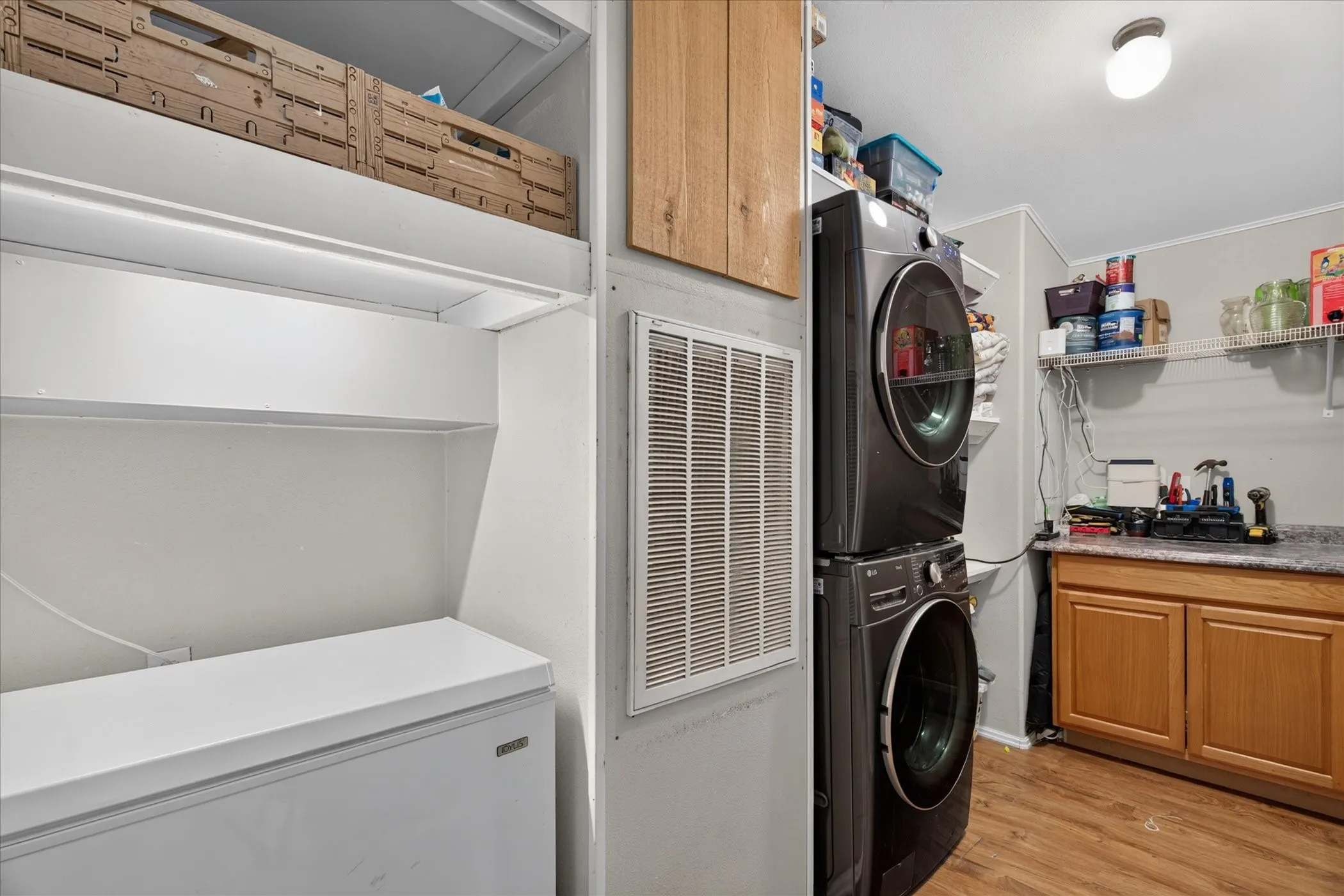Mobile Home For Sale in Hood County , 2607 Williamson Road, Granbury, Texas 76048, 3 Bedroom, 2 Bathroom, 1 Garage spaces, 1,456 Sqft, built in 2003, mls#21388276, Real Estate Agent in Granbury, Homes For Sale in Hood county, Homes For Sale in Granbury, Realtor in Granbury Texas, Real Estate Brokerage Independent Realty Texas, Luminita Cordes Realtor