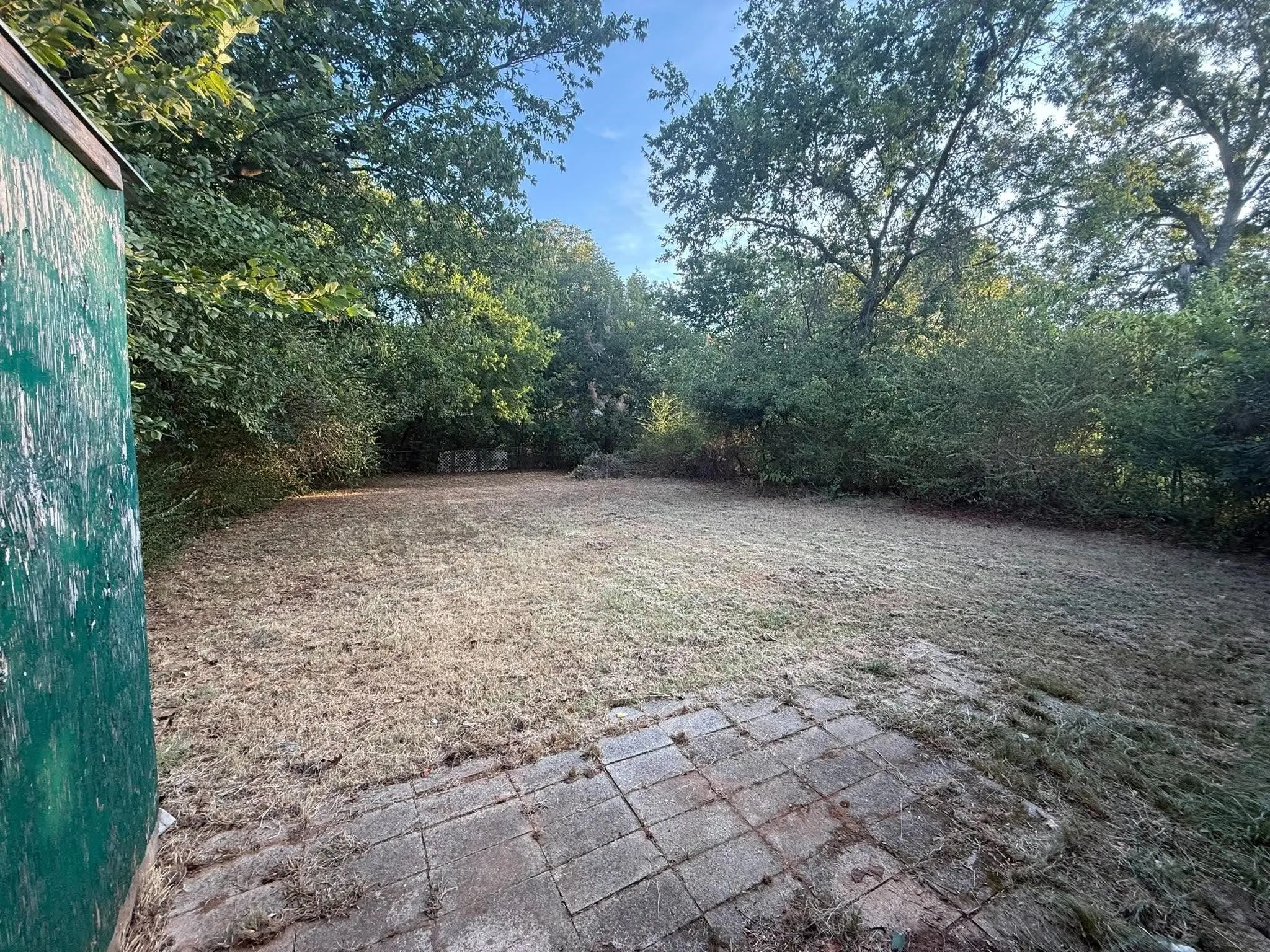 Single Family Residence For Sale in Grayson County , 1055 W Star Street, Denison, Texas 75020, 2 Bedroom, 1 Bathroom, Garage spaces, 840 Sqft, built in 1960, mls#21388976, Real Estate Agent in Denison, Homes For Sale in Grayson county, Homes For Sale in Denison, Realtor in Denison Texas, Real Estate Brokerage Independent Realty Texas, Luminita Cordes Realtor