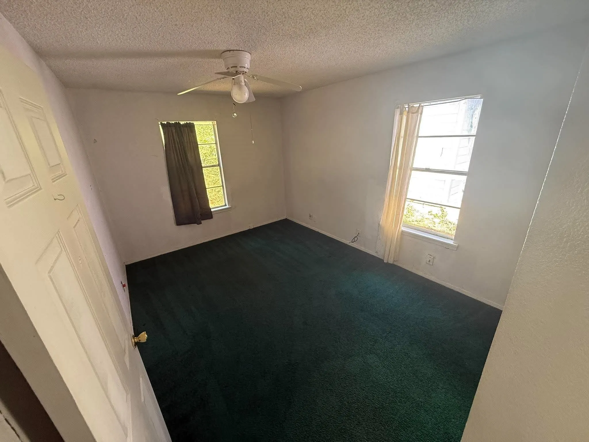 Single Family Residence For Sale in Grayson County , 1055 W Star Street, Denison, Texas 75020, 2 Bedroom, 1 Bathroom, Garage spaces, 840 Sqft, built in 1960, mls#21388976, Real Estate Agent in Denison, Homes For Sale in Grayson county, Homes For Sale in Denison, Realtor in Denison Texas, Real Estate Brokerage Independent Realty Texas, Luminita Cordes Realtor