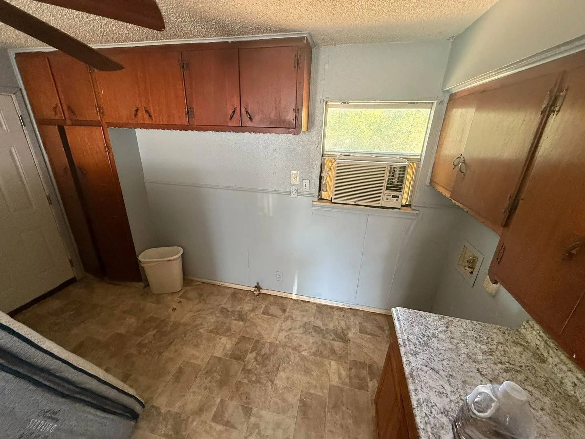 Single Family Residence For Sale in Grayson County , 1055 W Star Street, Denison, Texas 75020, 2 Bedroom, 1 Bathroom, Garage spaces, 840 Sqft, built in 1960, mls#21388976, Real Estate Agent in Denison, Homes For Sale in Grayson county, Homes For Sale in Denison, Realtor in Denison Texas, Real Estate Brokerage Independent Realty Texas, Luminita Cordes Realtor