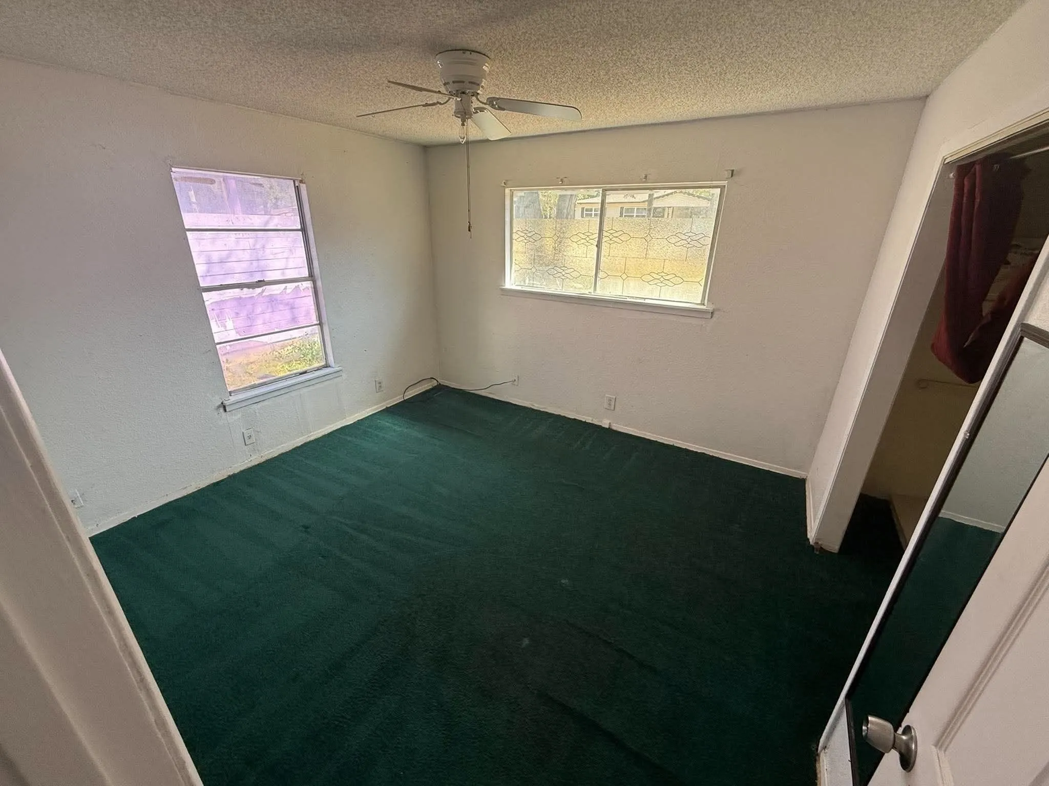 Single Family Residence For Sale in Grayson County , 1055 W Star Street, Denison, Texas 75020, 2 Bedroom, 1 Bathroom, Garage spaces, 840 Sqft, built in 1960, mls#21388976, Real Estate Agent in Denison, Homes For Sale in Grayson county, Homes For Sale in Denison, Realtor in Denison Texas, Real Estate Brokerage Independent Realty Texas, Luminita Cordes Realtor