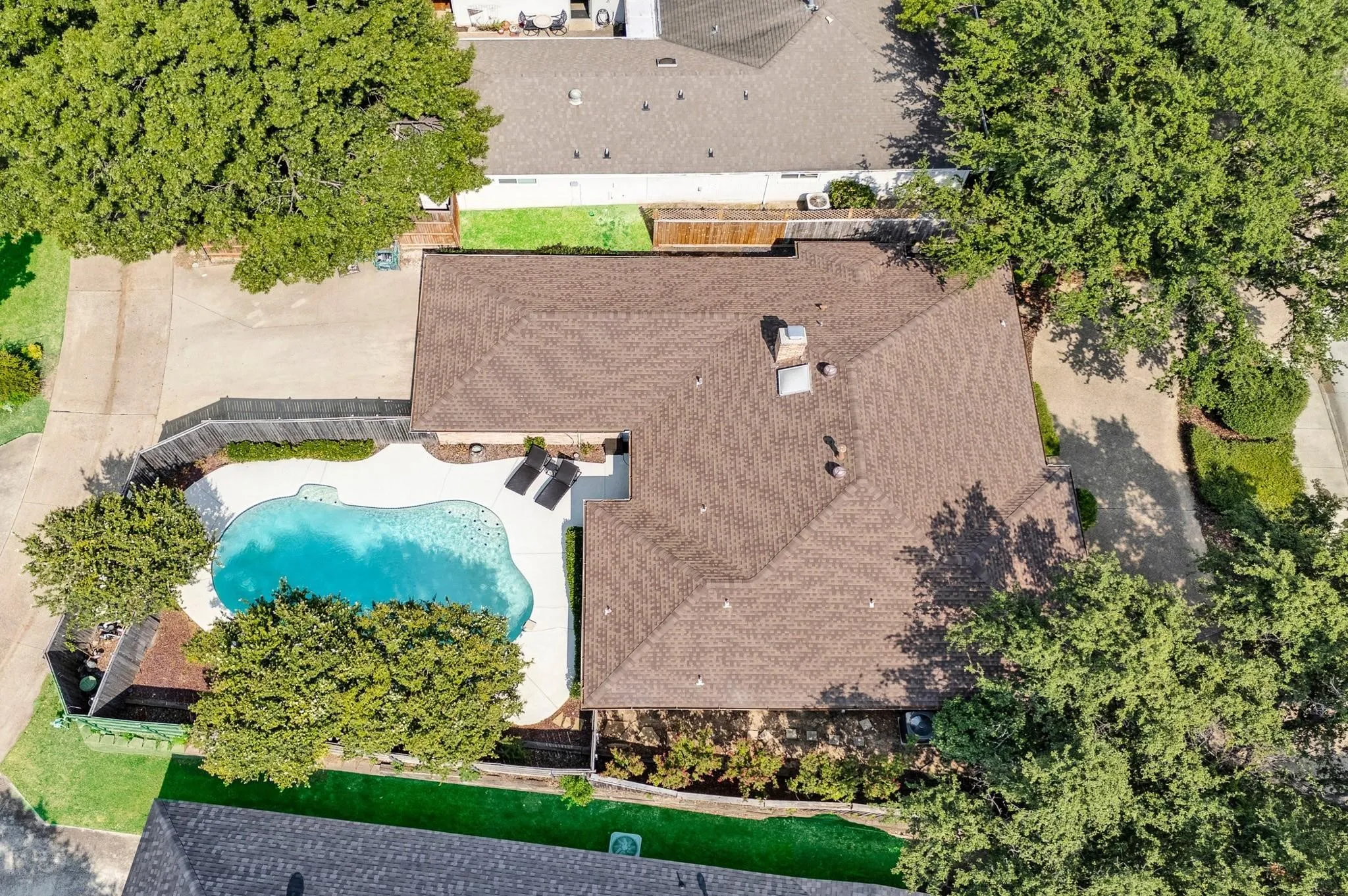 Single Family Residence For Rent in Denton County , 2409 Glen Morris Road, Carrollton, Texas 75007, 3 Bedroom, 3 Bathroom, 2 Garage spaces, 2,195 Sqft, built in 1983, mls#21388579, Real Estate Agent in Carrollton, Homes For Rent in Denton county, Homes For Rent in Carrollton, Realtor in Carrollton Texas, Real Estate Brokerage Independent Realty Texas, Luminita Cordes Realtor