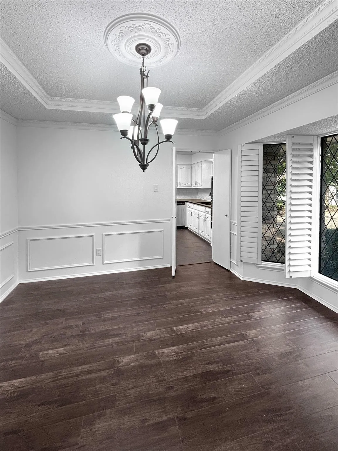 Single Family Residence For Rent in Denton County , 2409 Glen Morris Road, Carrollton, Texas 75007, 3 Bedroom, 3 Bathroom, 2 Garage spaces, 2,195 Sqft, built in 1983, mls#21388579, Real Estate Agent in Carrollton, Homes For Rent in Denton county, Homes For Rent in Carrollton, Realtor in Carrollton Texas, Real Estate Brokerage Independent Realty Texas, Luminita Cordes Realtor