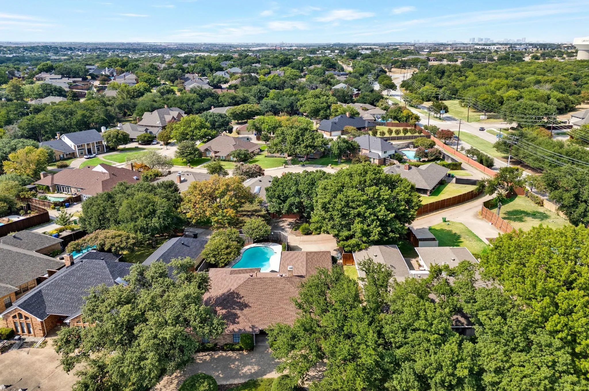 Single Family Residence For Rent in Denton County , 2409 Glen Morris Road, Carrollton, Texas 75007, 3 Bedroom, 3 Bathroom, 2 Garage spaces, 2,195 Sqft, built in 1983, mls#21388579, Real Estate Agent in Carrollton, Homes For Rent in Denton county, Homes For Rent in Carrollton, Realtor in Carrollton Texas, Real Estate Brokerage Independent Realty Texas, Luminita Cordes Realtor