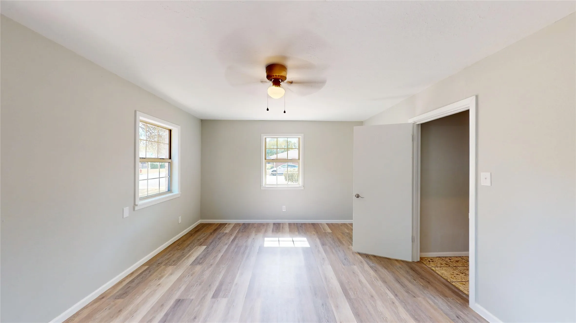 Single Family Residence For Sale in Johnson County , 1105 S Ridgeway Drive, Cleburne, Texas 76033, 5 Bedroom, 2 Bathroom, 1 Garage spaces, 1,852 Sqft, built in 1969, mls#21388793, Real Estate Agent in Cleburne, Homes For Sale in Johnson county, Homes For Sale in Cleburne, Realtor in Cleburne Texas, Real Estate Brokerage Independent Realty Texas, Luminita Cordes Realtor