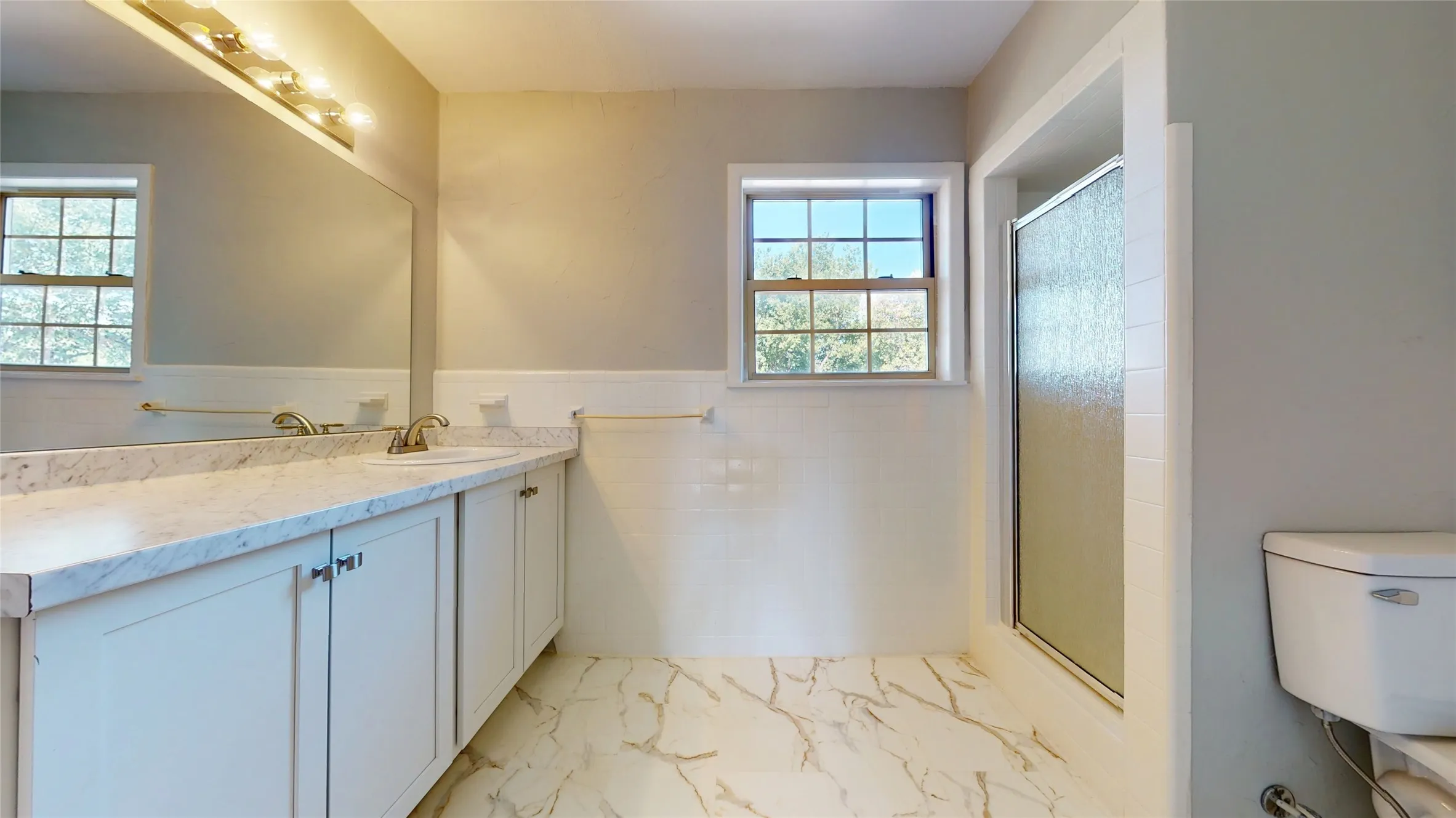 Single Family Residence For Sale in Johnson County , 1105 S Ridgeway Drive, Cleburne, Texas 76033, 5 Bedroom, 2 Bathroom, 1 Garage spaces, 1,852 Sqft, built in 1969, mls#21388793, Real Estate Agent in Cleburne, Homes For Sale in Johnson county, Homes For Sale in Cleburne, Realtor in Cleburne Texas, Real Estate Brokerage Independent Realty Texas, Luminita Cordes Realtor