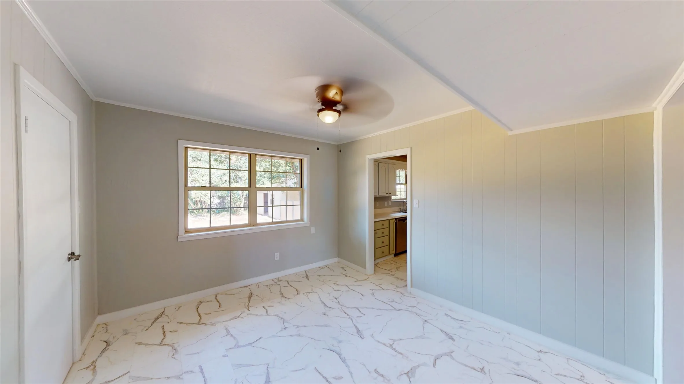 Single Family Residence For Sale in Johnson County , 1105 S Ridgeway Drive, Cleburne, Texas 76033, 5 Bedroom, 2 Bathroom, 1 Garage spaces, 1,852 Sqft, built in 1969, mls#21388793, Real Estate Agent in Cleburne, Homes For Sale in Johnson county, Homes For Sale in Cleburne, Realtor in Cleburne Texas, Real Estate Brokerage Independent Realty Texas, Luminita Cordes Realtor