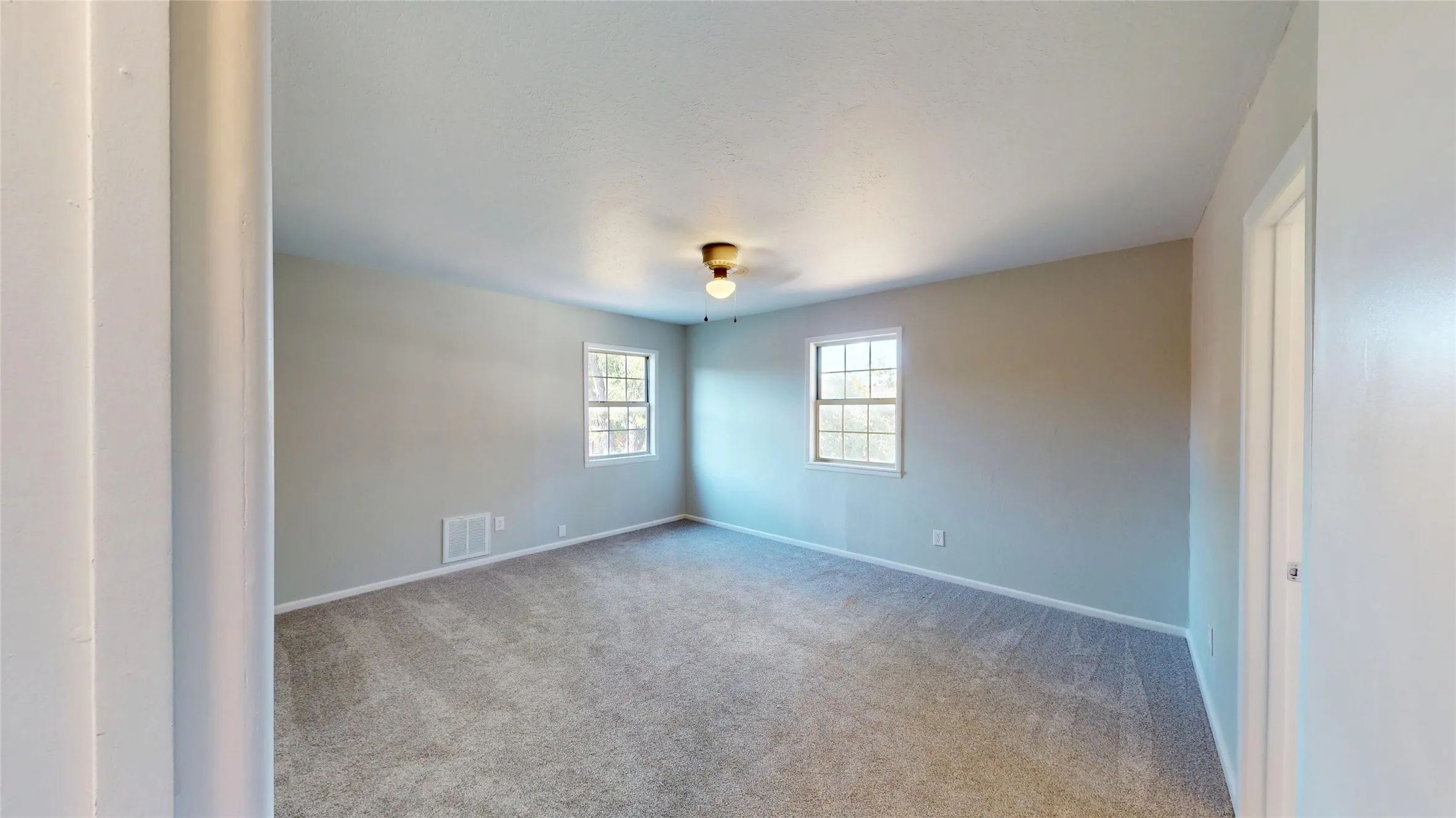 Single Family Residence For Sale in Johnson County , 1105 S Ridgeway Drive, Cleburne, Texas 76033, 5 Bedroom, 2 Bathroom, 1 Garage spaces, 1,852 Sqft, built in 1969, mls#21388793, Real Estate Agent in Cleburne, Homes For Sale in Johnson county, Homes For Sale in Cleburne, Realtor in Cleburne Texas, Real Estate Brokerage Independent Realty Texas, Luminita Cordes Realtor