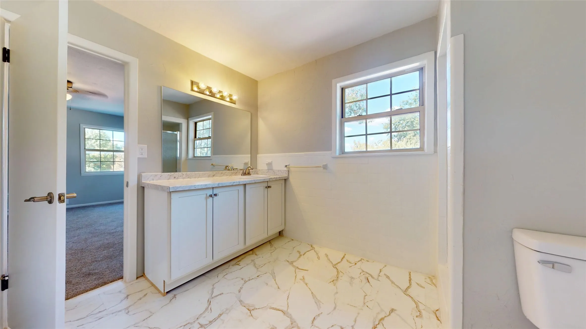 Single Family Residence For Sale in Johnson County , 1105 S Ridgeway Drive, Cleburne, Texas 76033, 5 Bedroom, 2 Bathroom, 1 Garage spaces, 1,852 Sqft, built in 1969, mls#21388793, Real Estate Agent in Cleburne, Homes For Sale in Johnson county, Homes For Sale in Cleburne, Realtor in Cleburne Texas, Real Estate Brokerage Independent Realty Texas, Luminita Cordes Realtor