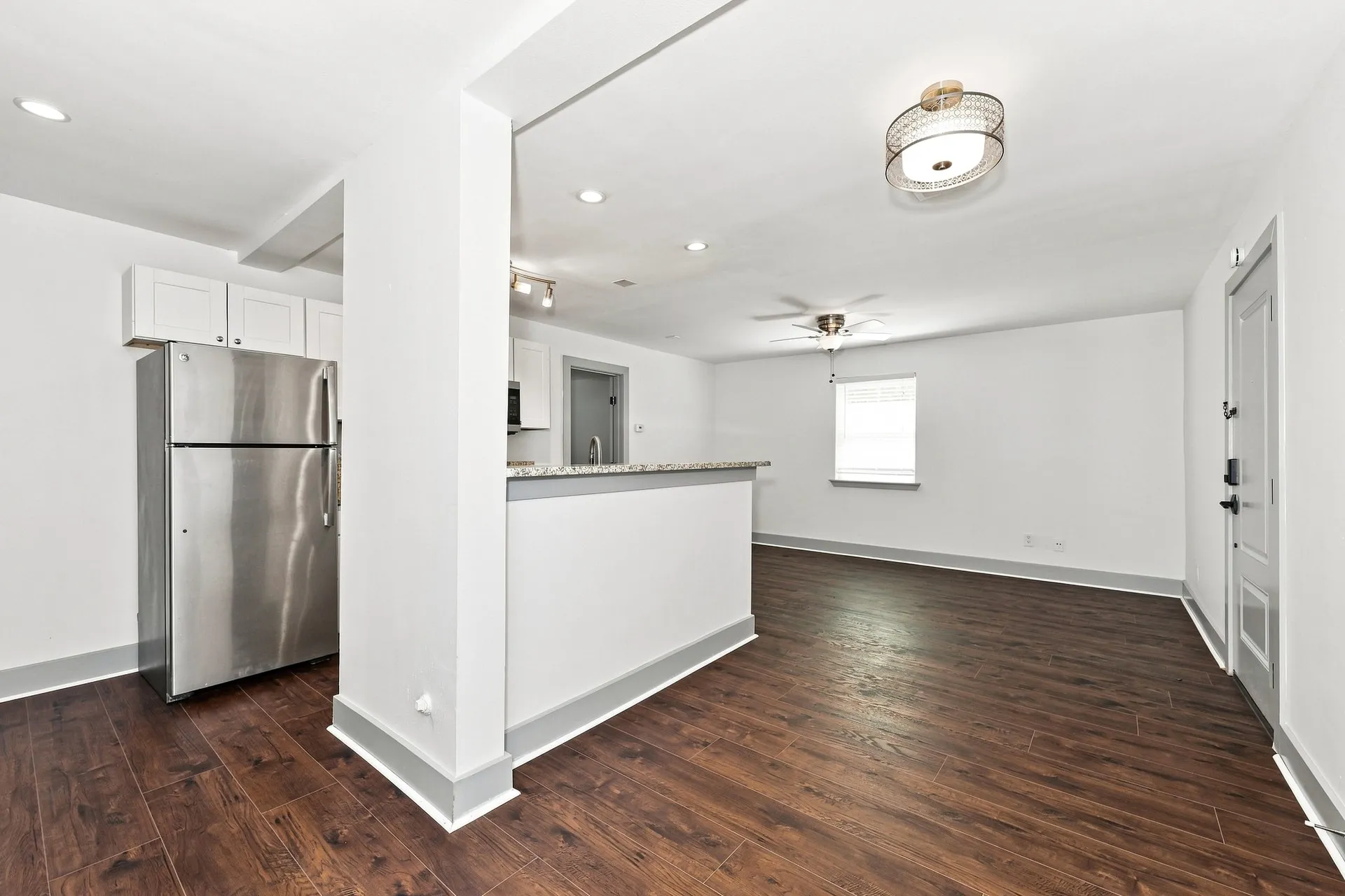 Condominium For Sale in Dallas County , 4633 Fairmount Street 104, Dallas, Texas 75219, 2 Bedroom, 2 Bathroom, Garage spaces, 773 Sqft, built in 1974, mls#21388986, Real Estate Agent in Dallas, Homes For Sale in Dallas county, Homes For Sale in Dallas, Realtor in Dallas Texas, Real Estate Brokerage Independent Realty Texas, Luminita Cordes Realtor