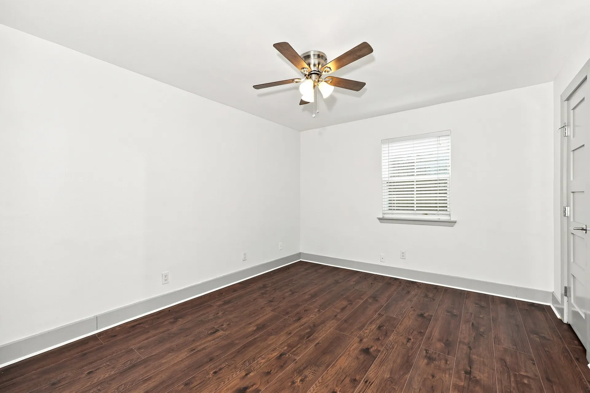 Condominium For Sale in Dallas County , 4633 Fairmount Street 104, Dallas, Texas 75219, 2 Bedroom, 2 Bathroom, Garage spaces, 773 Sqft, built in 1974, mls#21388986, Real Estate Agent in Dallas, Homes For Sale in Dallas county, Homes For Sale in Dallas, Realtor in Dallas Texas, Real Estate Brokerage Independent Realty Texas, Luminita Cordes Realtor