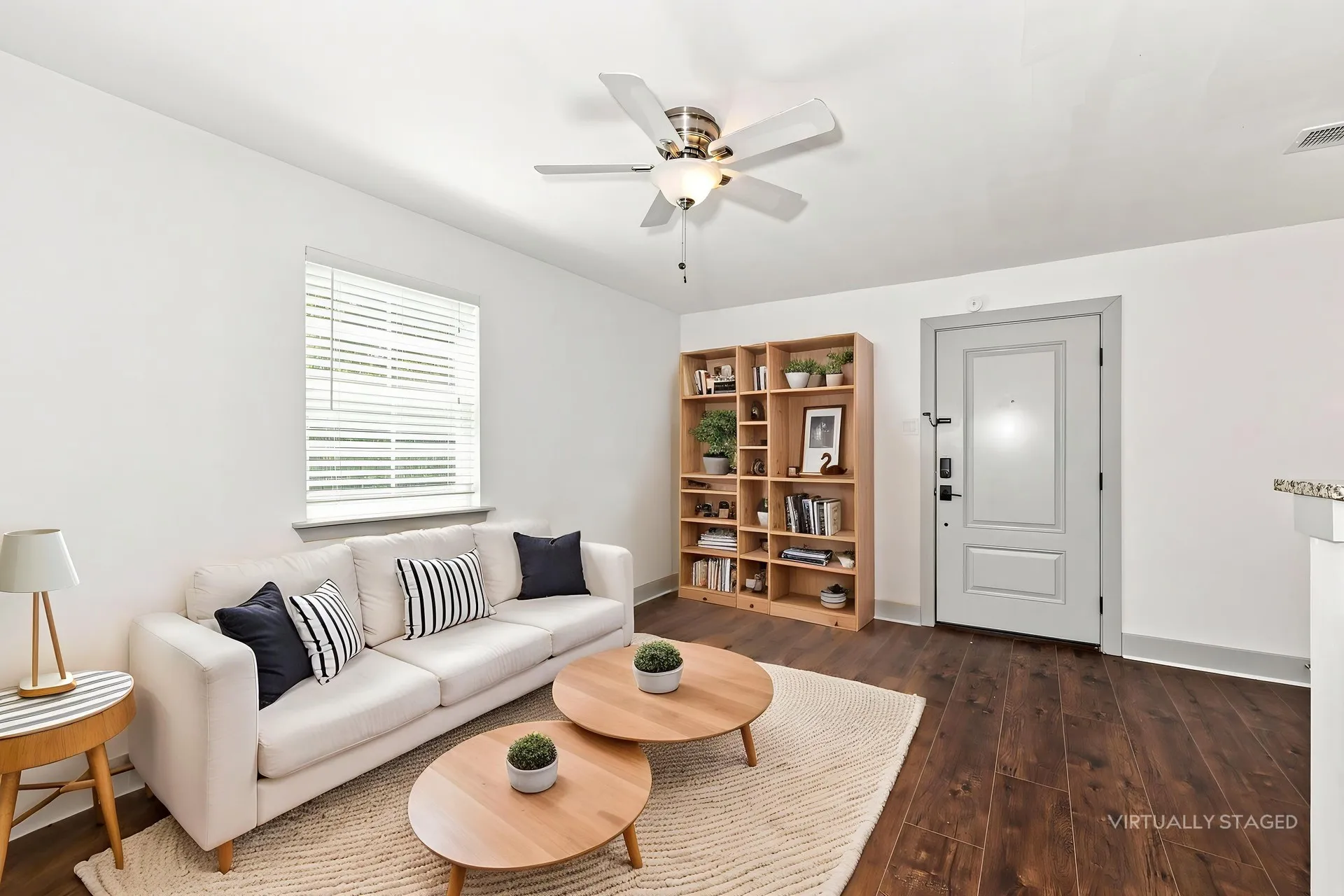 Condominium For Sale in Dallas County , 4633 Fairmount Street 104, Dallas, Texas 75219, 2 Bedroom, 2 Bathroom, Garage spaces, 773 Sqft, built in 1974, mls#21388986, Real Estate Agent in Dallas, Homes For Sale in Dallas county, Homes For Sale in Dallas, Realtor in Dallas Texas, Real Estate Brokerage Independent Realty Texas, Luminita Cordes Realtor