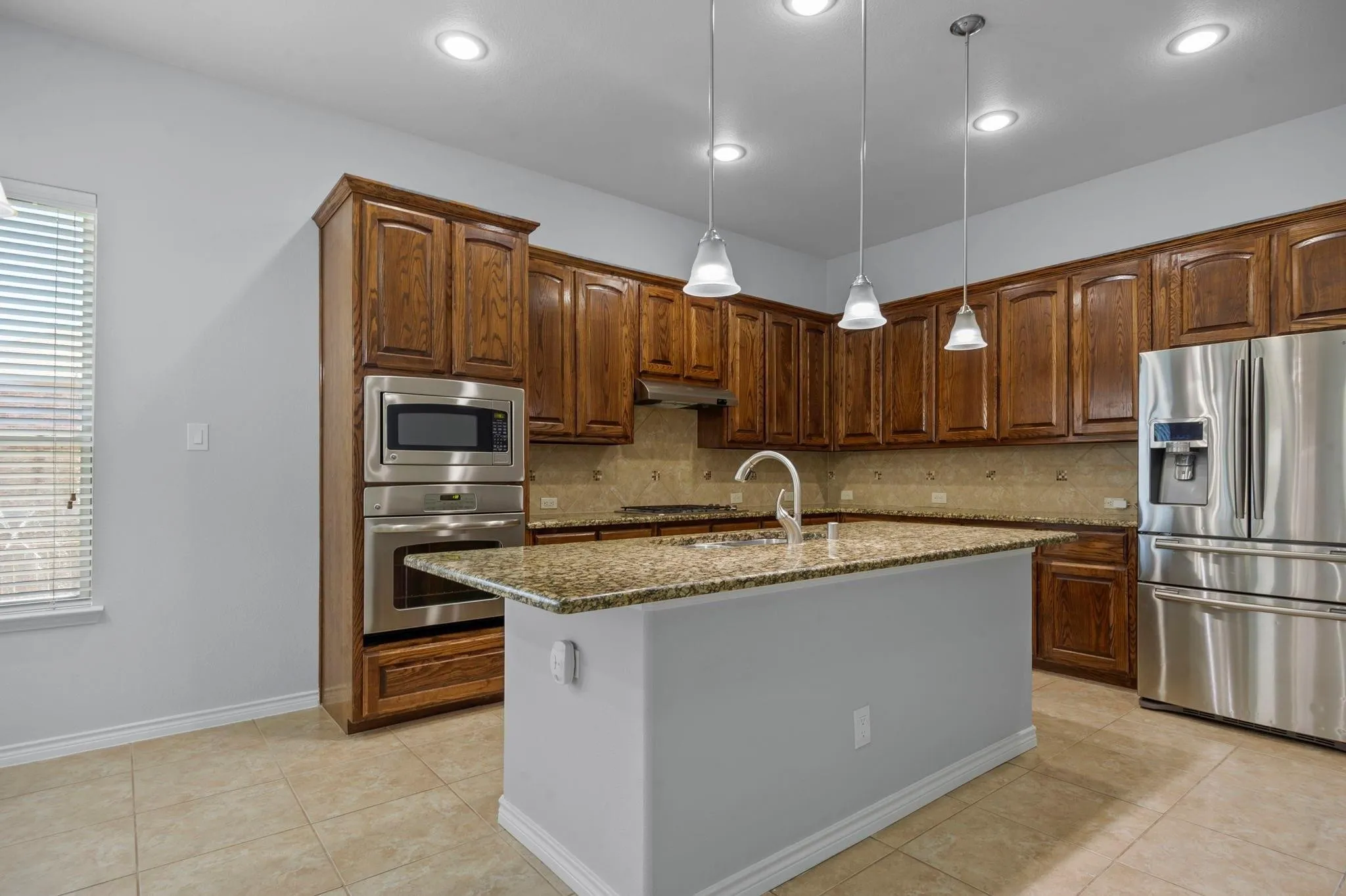 Single Family Residence For Rent in Collin County , 913 Lampassas Trail, Mc Kinney, Texas 75072, 4 Bedroom, 4 Bathroom, 2 Garage spaces, 2,749 Sqft, built in 2012, mls#21385743, Real Estate Agent in Mc Kinney, Homes For Rent in Collin county, Homes For Rent in Mc Kinney, Realtor in Mc Kinney Texas, Real Estate Brokerage Independent Realty Texas, Luminita Cordes Realtor