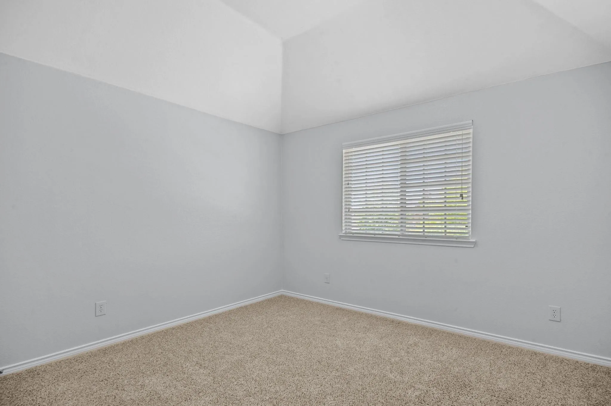 Single Family Residence For Rent in Collin County , 913 Lampassas Trail, Mc Kinney, Texas 75072, 4 Bedroom, 4 Bathroom, 2 Garage spaces, 2,749 Sqft, built in 2012, mls#21385743, Real Estate Agent in Mc Kinney, Homes For Rent in Collin county, Homes For Rent in Mc Kinney, Realtor in Mc Kinney Texas, Real Estate Brokerage Independent Realty Texas, Luminita Cordes Realtor