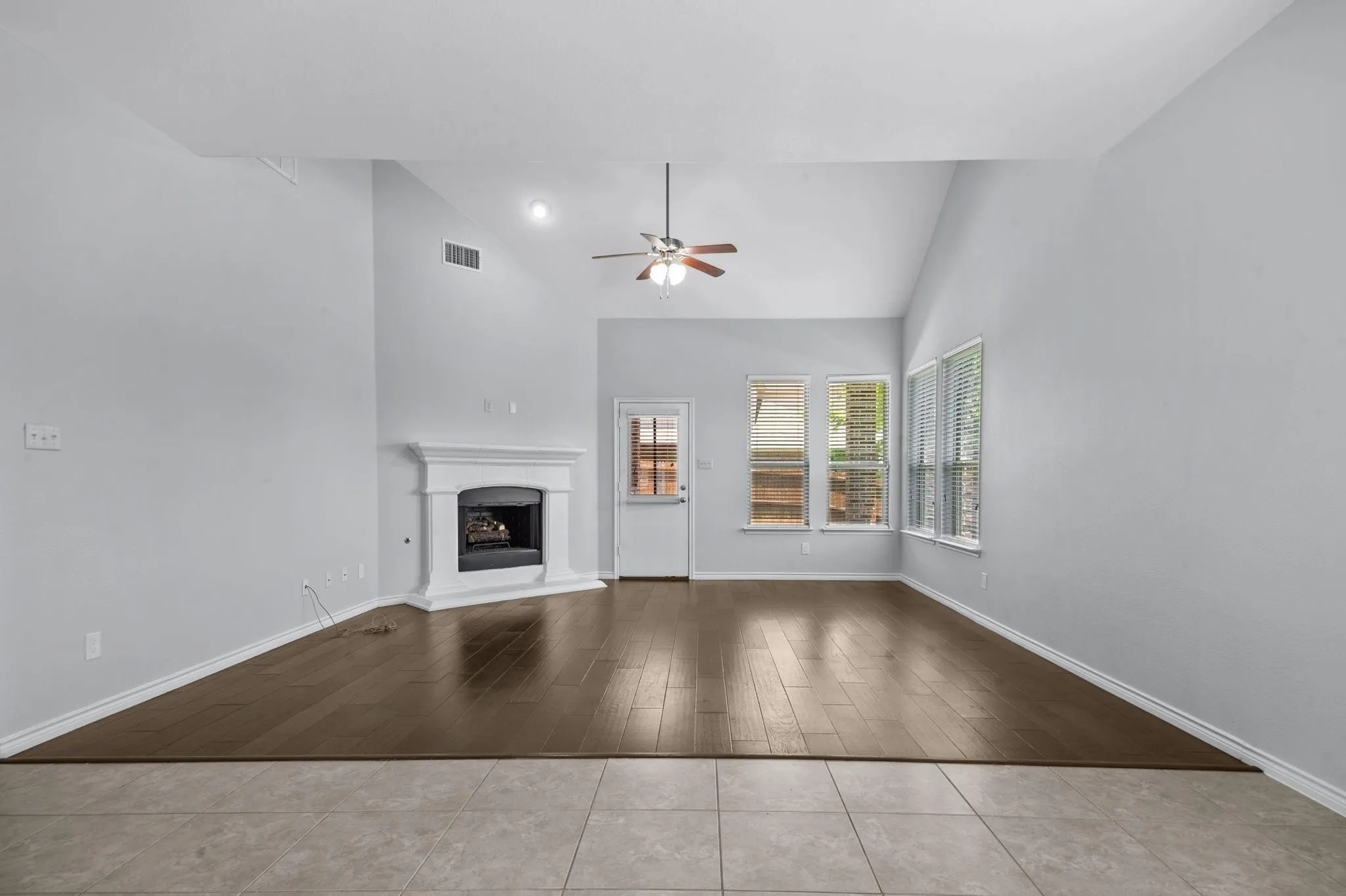 Single Family Residence For Rent in Collin County , 913 Lampassas Trail, Mc Kinney, Texas 75072, 4 Bedroom, 4 Bathroom, 2 Garage spaces, 2,749 Sqft, built in 2012, mls#21385743, Real Estate Agent in Mc Kinney, Homes For Rent in Collin county, Homes For Rent in Mc Kinney, Realtor in Mc Kinney Texas, Real Estate Brokerage Independent Realty Texas, Luminita Cordes Realtor