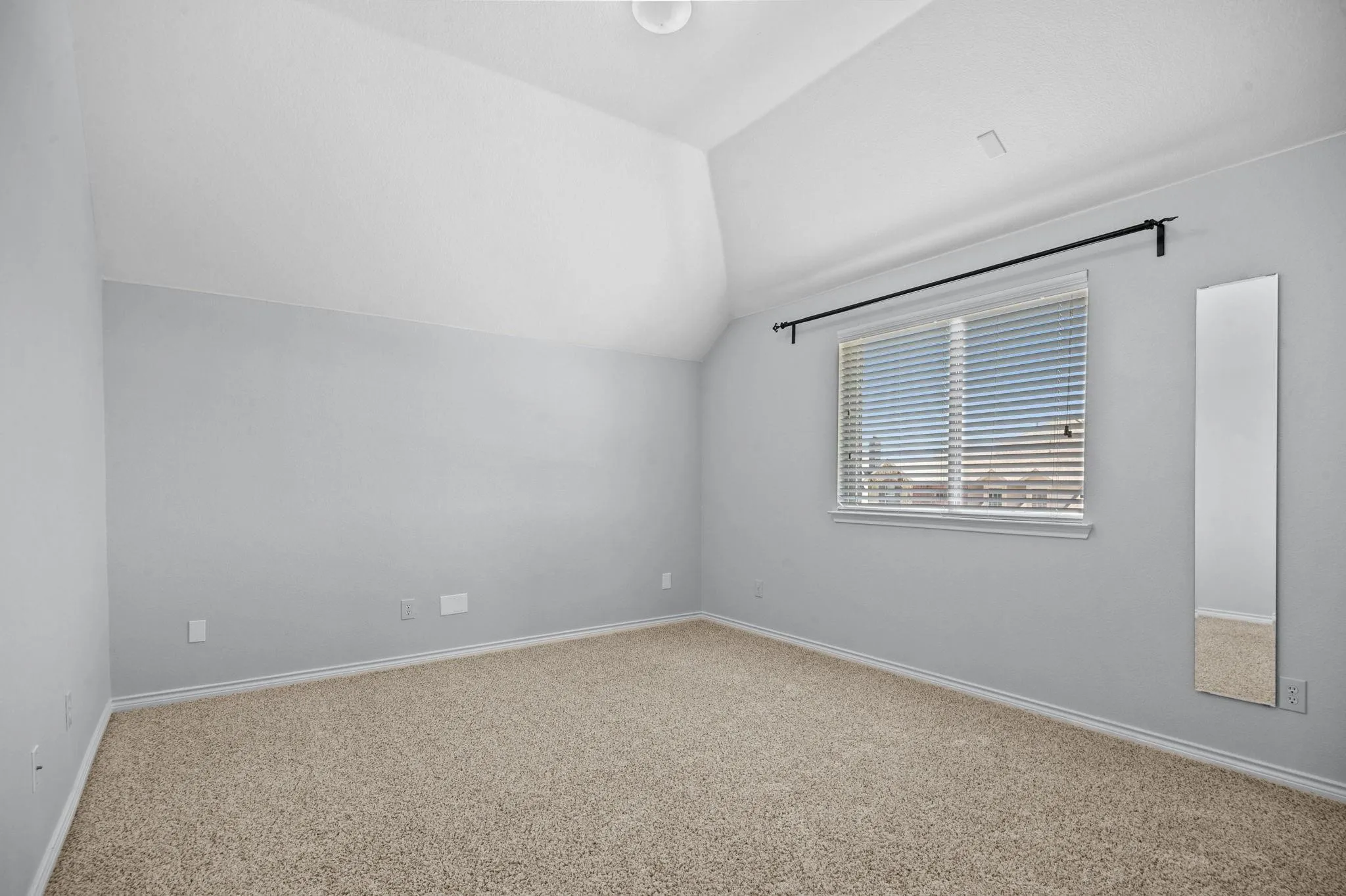 Single Family Residence For Rent in Collin County , 913 Lampassas Trail, Mc Kinney, Texas 75072, 4 Bedroom, 4 Bathroom, 2 Garage spaces, 2,749 Sqft, built in 2012, mls#21385743, Real Estate Agent in Mc Kinney, Homes For Rent in Collin county, Homes For Rent in Mc Kinney, Realtor in Mc Kinney Texas, Real Estate Brokerage Independent Realty Texas, Luminita Cordes Realtor