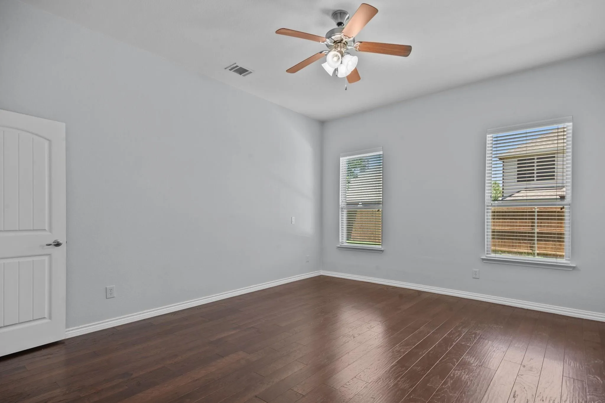 Single Family Residence For Rent in Collin County , 913 Lampassas Trail, Mc Kinney, Texas 75072, 4 Bedroom, 4 Bathroom, 2 Garage spaces, 2,749 Sqft, built in 2012, mls#21385743, Real Estate Agent in Mc Kinney, Homes For Rent in Collin county, Homes For Rent in Mc Kinney, Realtor in Mc Kinney Texas, Real Estate Brokerage Independent Realty Texas, Luminita Cordes Realtor