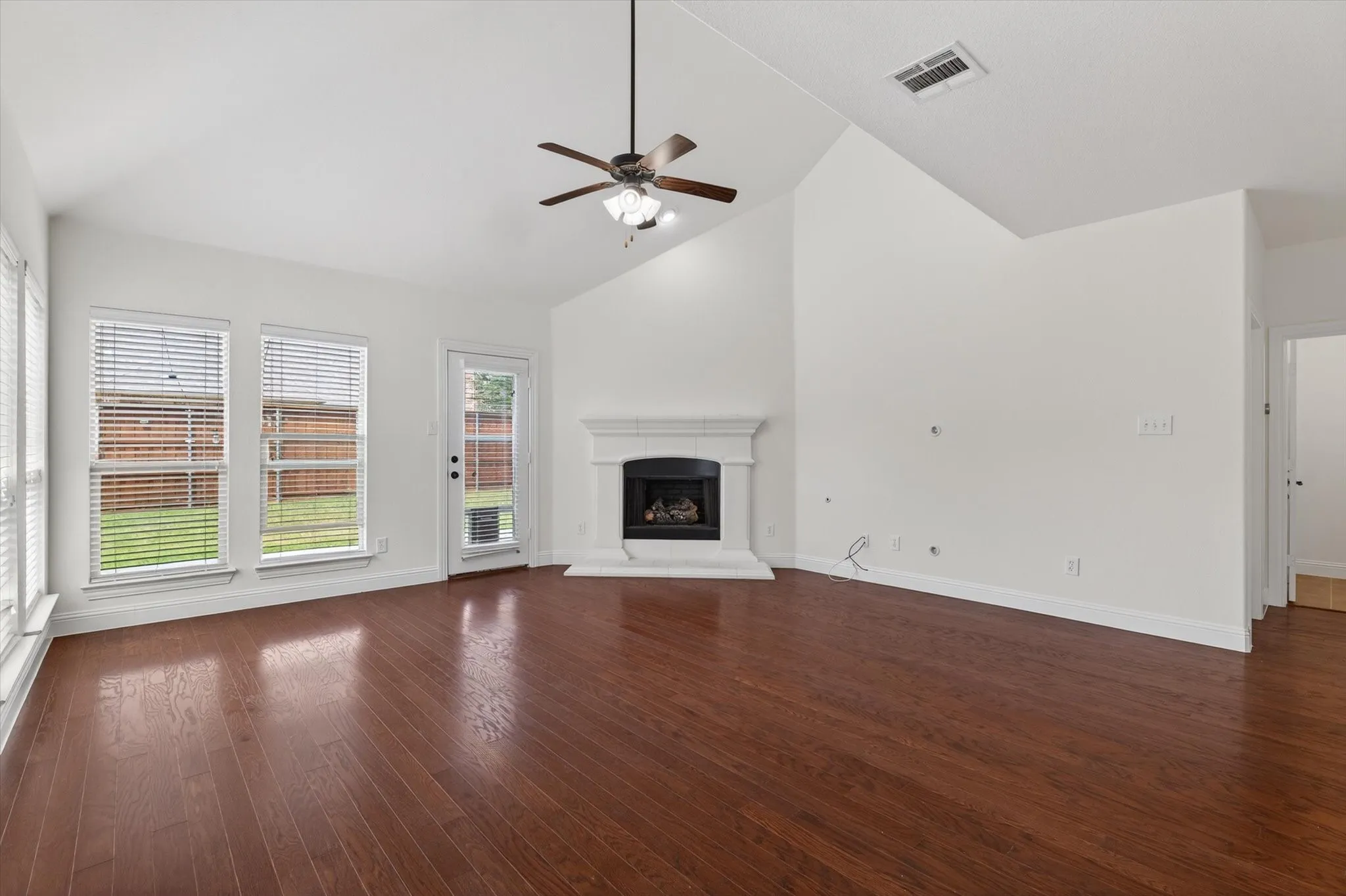 Single Family Residence For Sale in Collin County , 9626 Lance Drive, Frisco, Texas 75035, 4 Bedroom, 4 Bathroom, 2 Garage spaces, 3,024 Sqft, built in 2011, mls#21387340, Real Estate Agent in Frisco, Homes For Sale in Collin county, Homes For Sale in Frisco, Realtor in Frisco Texas, Real Estate Brokerage Independent Realty Texas, Luminita Cordes Realtor