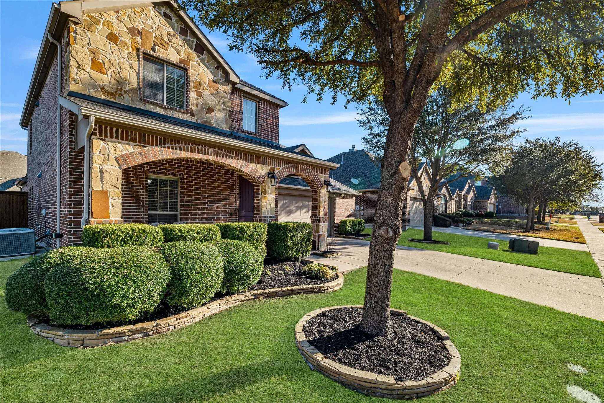 Single Family Residence For Sale in Collin County , 9626 Lance Drive, Frisco, Texas 75035, 4 Bedroom, 4 Bathroom, 2 Garage spaces, 3,024 Sqft, built in 2011, mls#21387340, Real Estate Agent in Frisco, Homes For Sale in Collin county, Homes For Sale in Frisco, Realtor in Frisco Texas, Real Estate Brokerage Independent Realty Texas, Luminita Cordes Realtor
