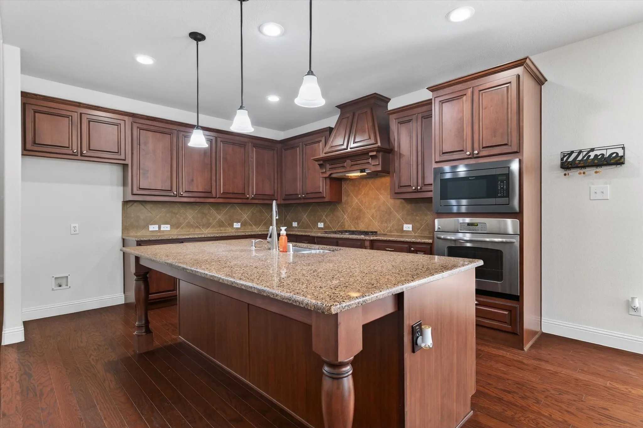 Single Family Residence For Sale in Collin County , 9626 Lance Drive, Frisco, Texas 75035, 4 Bedroom, 4 Bathroom, 2 Garage spaces, 3,024 Sqft, built in 2011, mls#21387340, Real Estate Agent in Frisco, Homes For Sale in Collin county, Homes For Sale in Frisco, Realtor in Frisco Texas, Real Estate Brokerage Independent Realty Texas, Luminita Cordes Realtor
