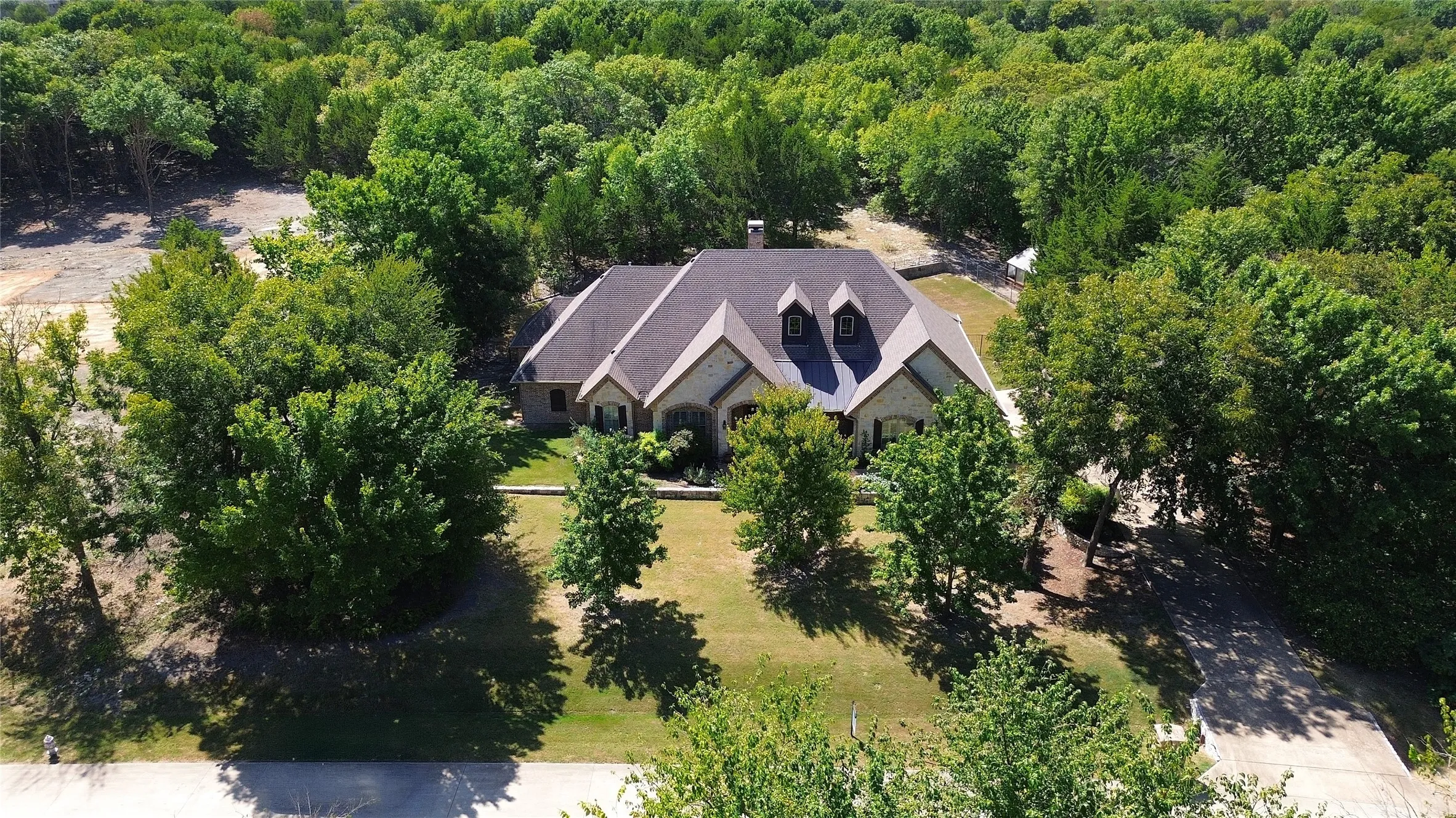 Single Family Residence For Sale in Collin County , 5410 Valley Oak Court, Mc Kinney, Texas 75071, 3 Bedroom, 4 Bathroom, 3 Garage spaces, 3,326 Sqft, built in 2011, mls#21384006, Real Estate Agent in Mc Kinney, Homes For Sale in Collin county, Homes For Sale in Mc Kinney, Realtor in Mc Kinney Texas, Real Estate Brokerage Independent Realty Texas, Luminita Cordes Realtor