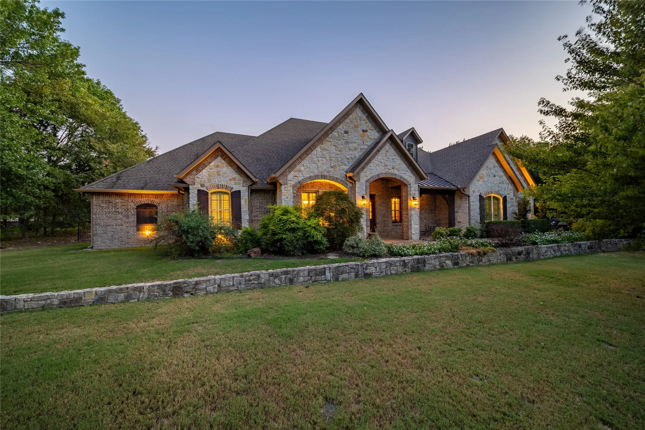 Single Family Residence For Sale in Collin County , 5410 Valley Oak Court, Mc Kinney, Texas 75071, 3 Bedroom, 4 Bathroom, 3 Garage spaces, 3,326 Sqft, built in 2011, mls#21384006, Real Estate Agent in Mc Kinney, Homes For Sale in Collin county, Homes For Sale in Mc Kinney, Realtor in Mc Kinney Texas, Real Estate Brokerage Independent Realty Texas, Luminita Cordes Realtor