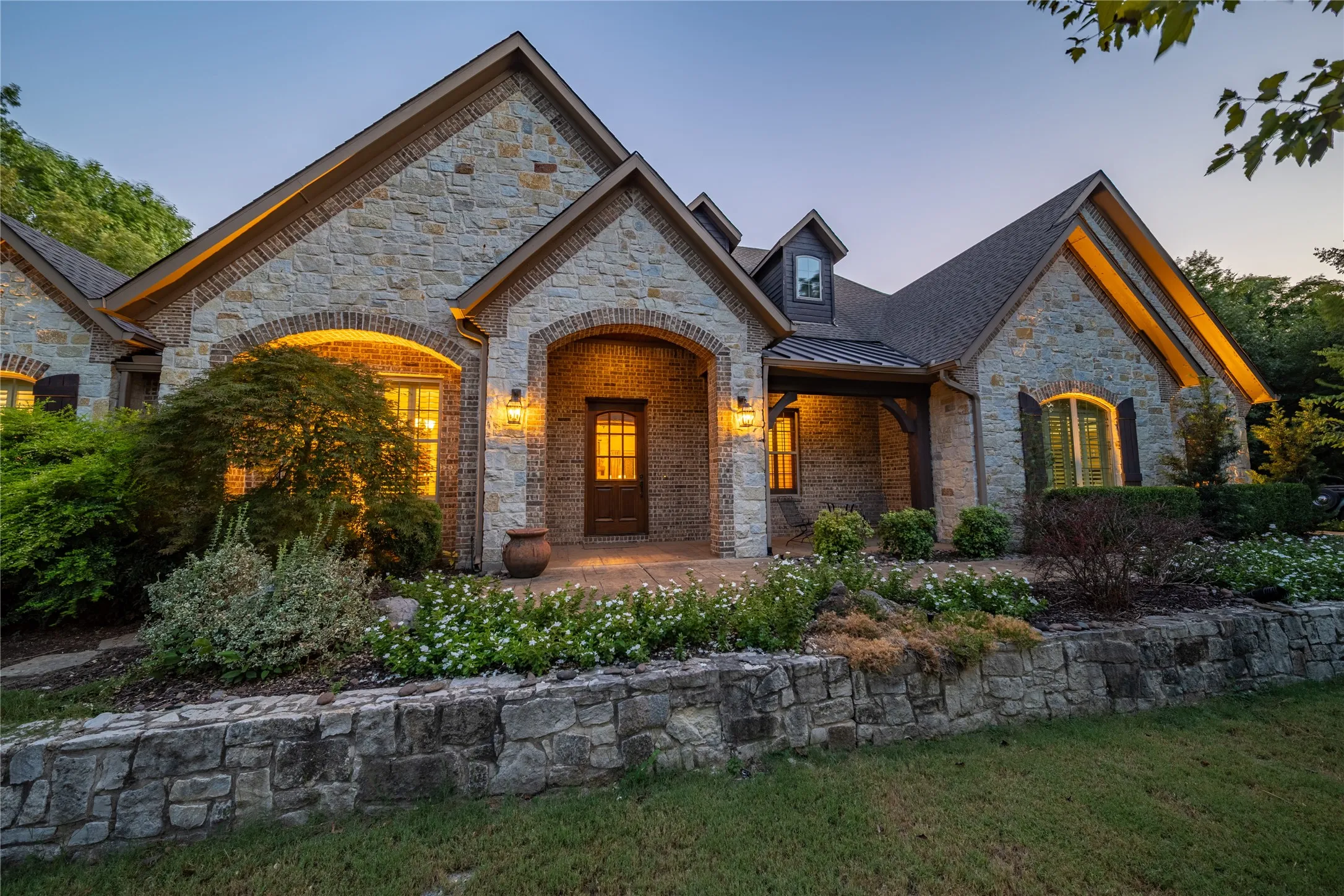 Welcome to 5410 Valley Oak Court.