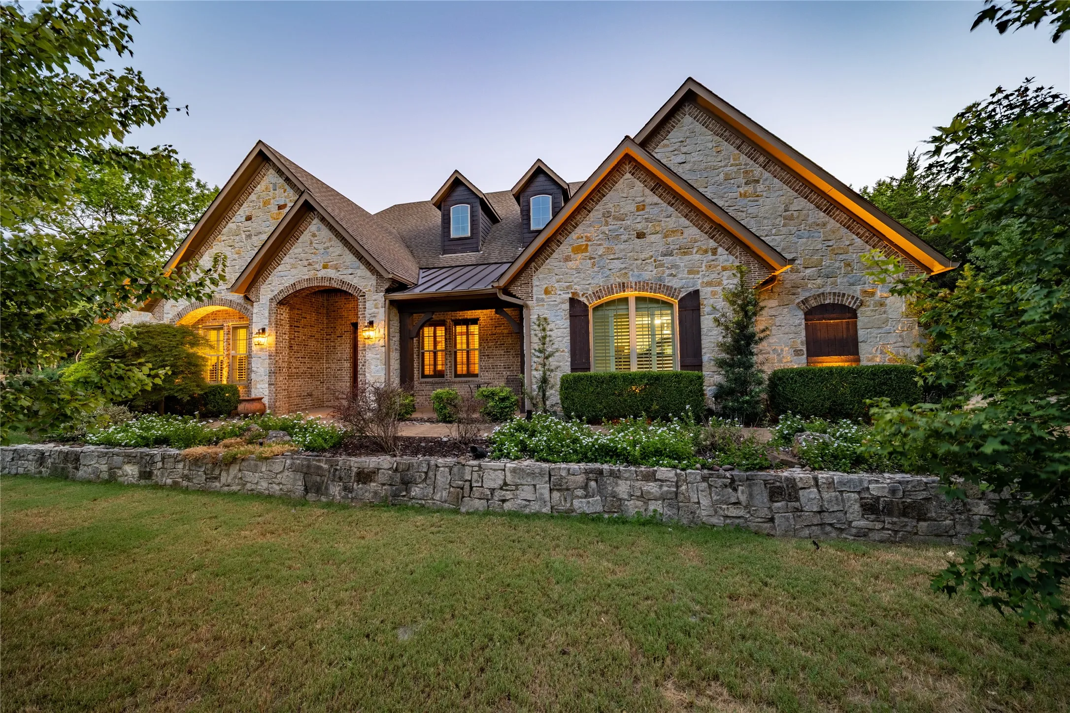 Single Family Residence For Sale in Collin County , 5410 Valley Oak Court, Mc Kinney, Texas 75071, 3 Bedroom, 4 Bathroom, 3 Garage spaces, 3,326 Sqft, built in 2011, mls#21384006, Real Estate Agent in Mc Kinney, Homes For Sale in Collin county, Homes For Sale in Mc Kinney, Realtor in Mc Kinney Texas, Real Estate Brokerage Independent Realty Texas, Luminita Cordes Realtor