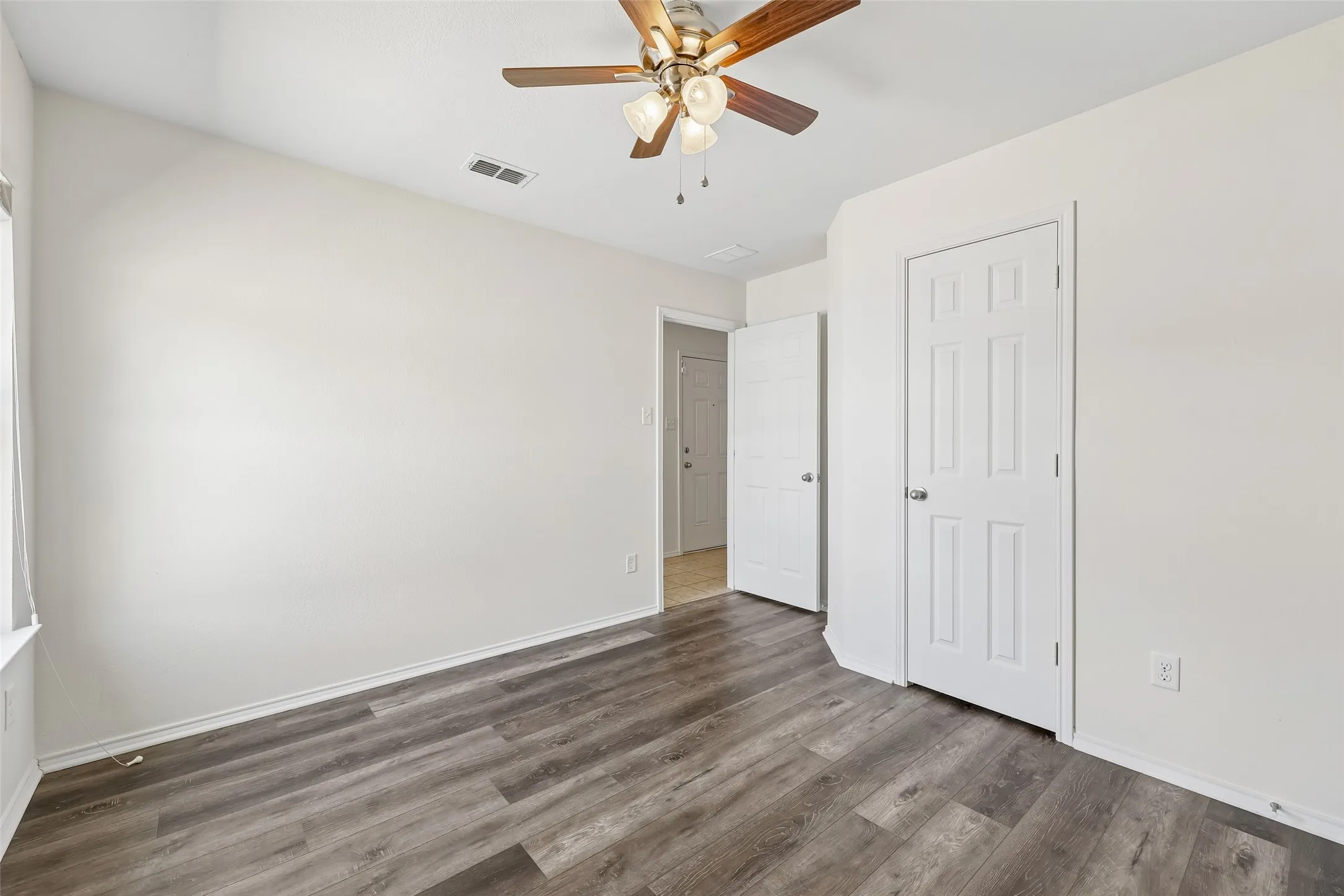 Single Family Residence For Sale in Tarrant County , 908 Blackberry Trail, Fort Worth, Texas 76120, 3 Bedroom, 2 Bathroom, 2 Garage spaces, 1,798 Sqft, built in 2013, mls#21388262, Real Estate Agent in Fort Worth, Homes For Sale in Tarrant county, Homes For Sale in Fort Worth, Realtor in Fort Worth Texas, Real Estate Brokerage Independent Realty Texas, Luminita Cordes Realtor